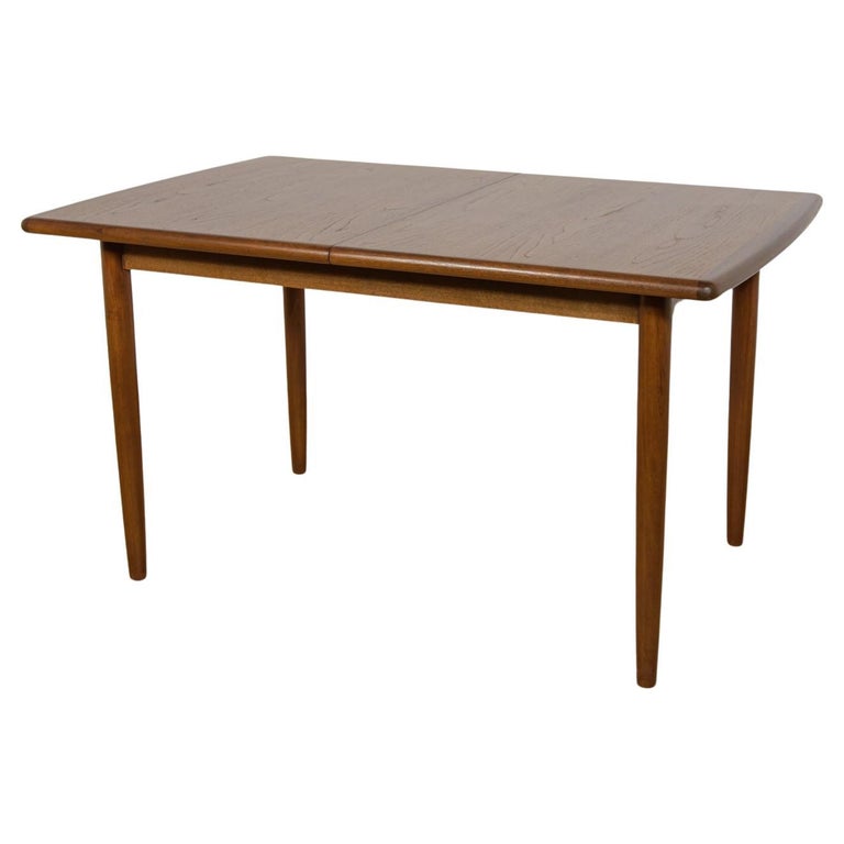 Mid-Century Rectangular Extendable Dining Table from Meredew