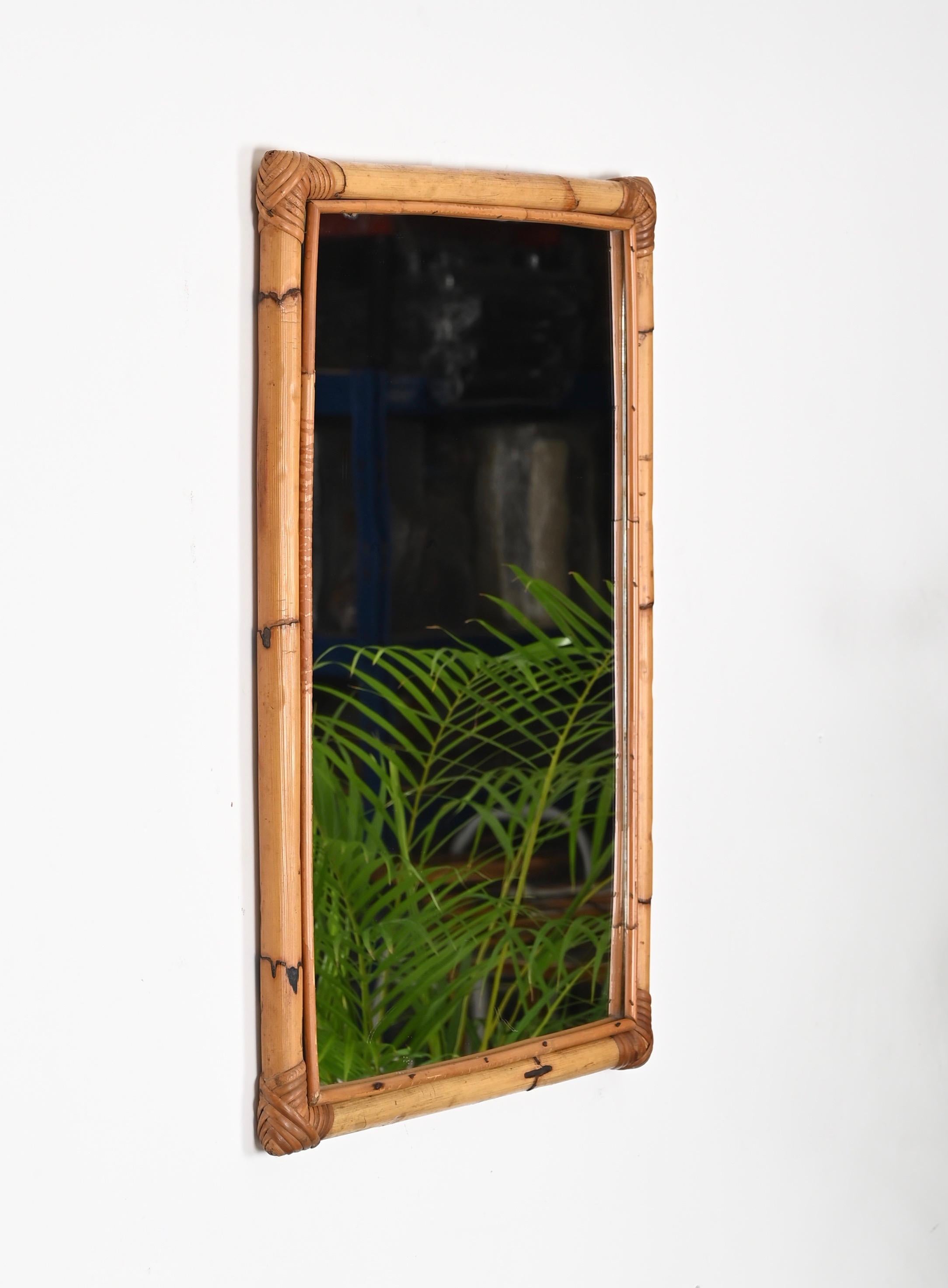 Mid-Century Modern Miroir rectangulaire du milieu du siècle dernier en rotin, bambou et osier, Italie 1970 en vente