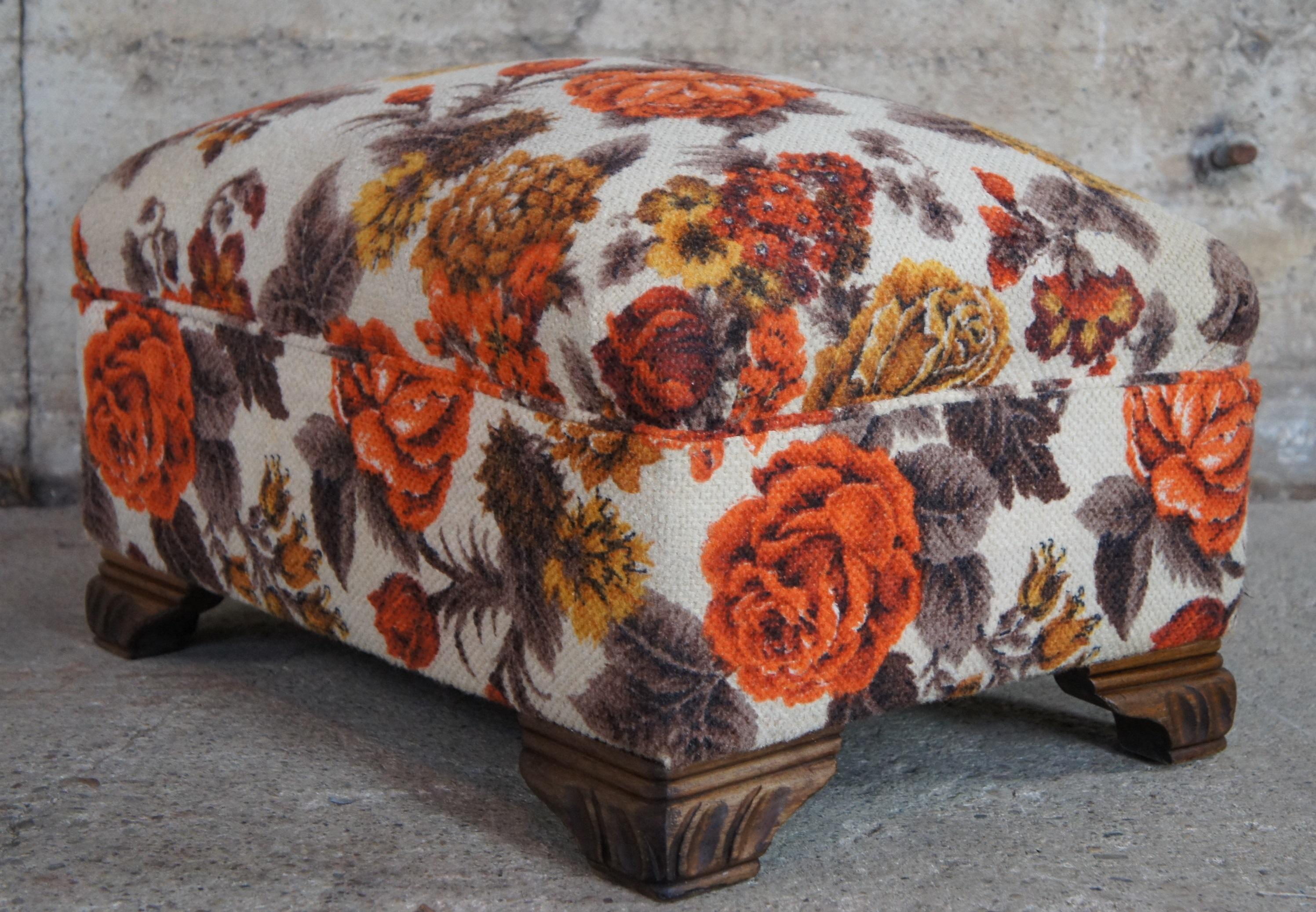 Mid Century Rectangular Wool Upholstered Floral Oak Foot Stool Seat Ottoman In Good Condition In Dayton, OH