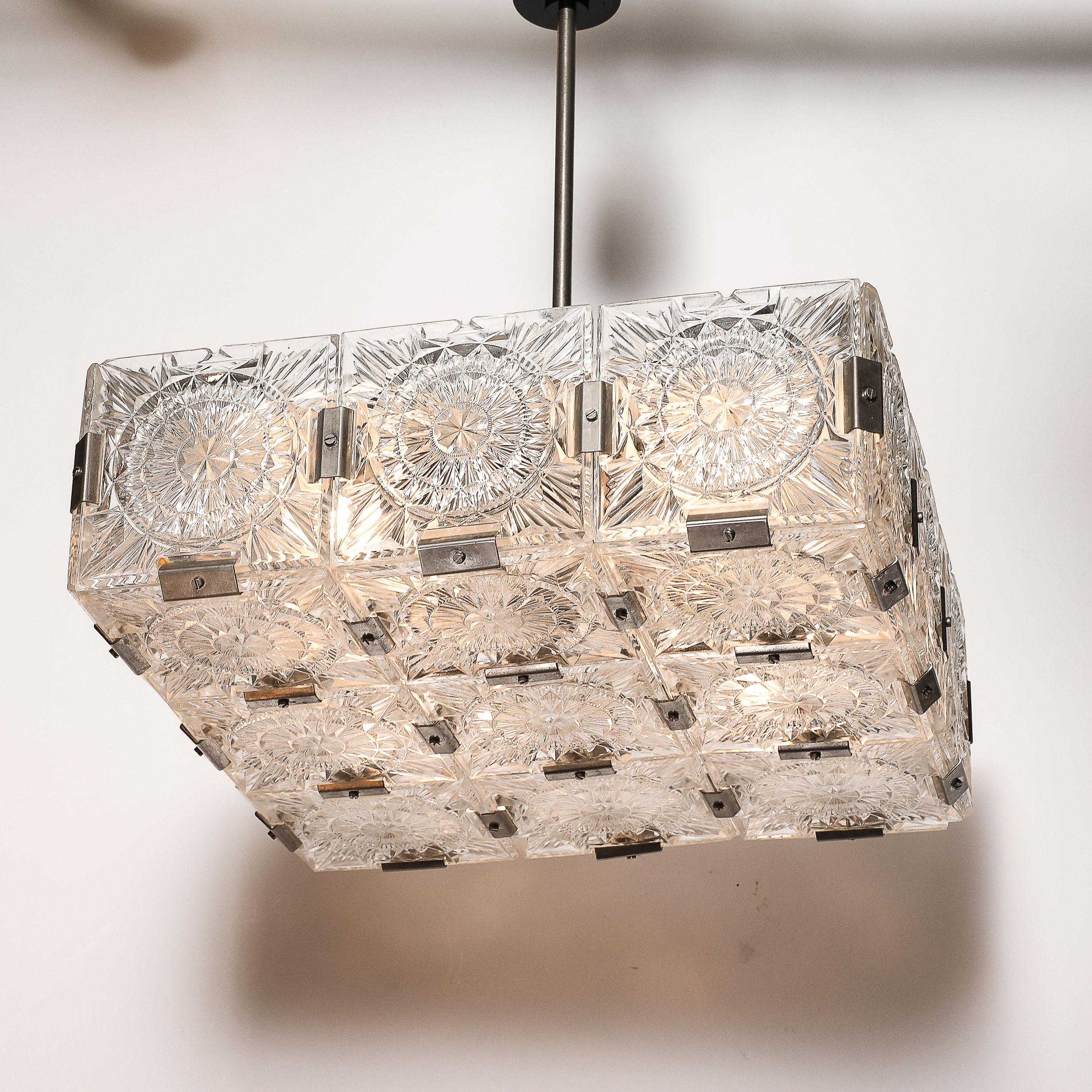 Lampadario rettilineo di metà secolo in vetro tagliato e nichel di Kamenicky Senov in vendita 6