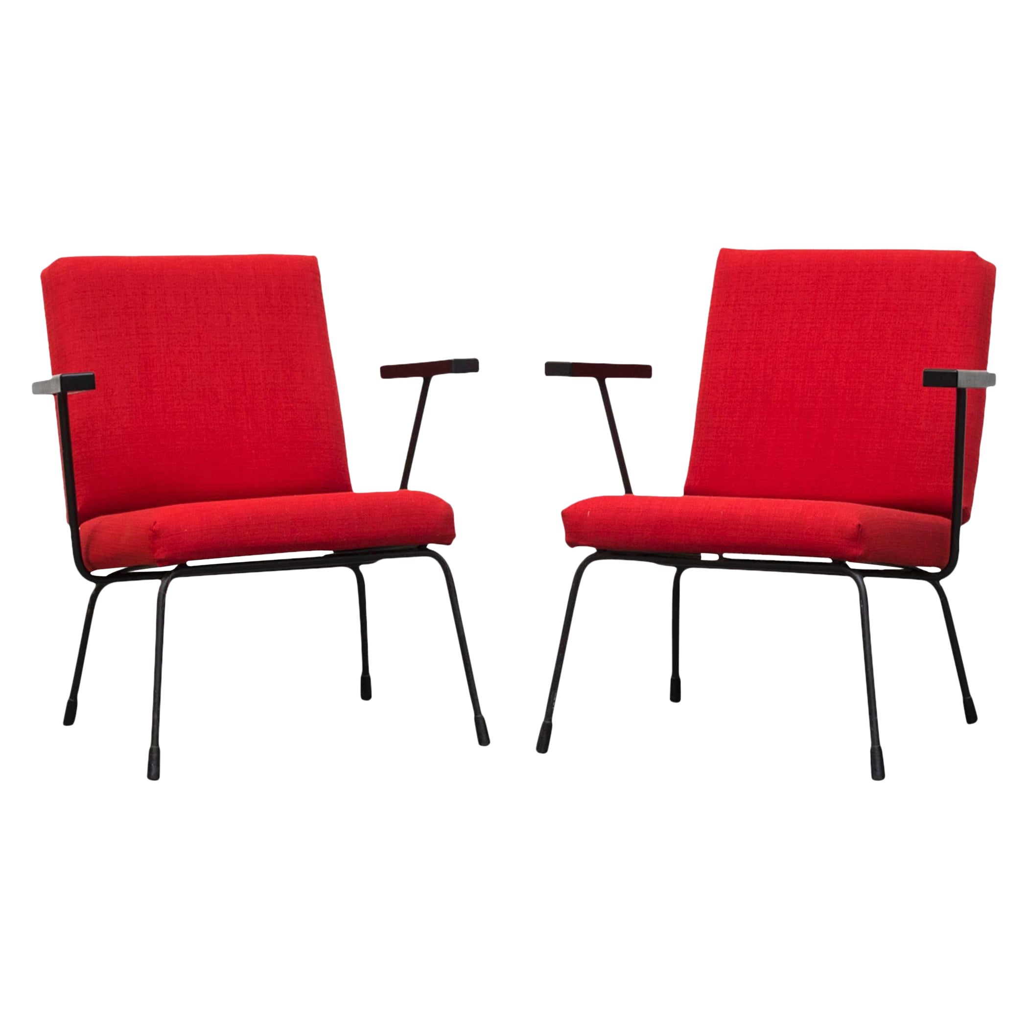 Ein Paar neu gepolsterte rote Wim Rietveld '1401' Loungesessel für Gispen, rot