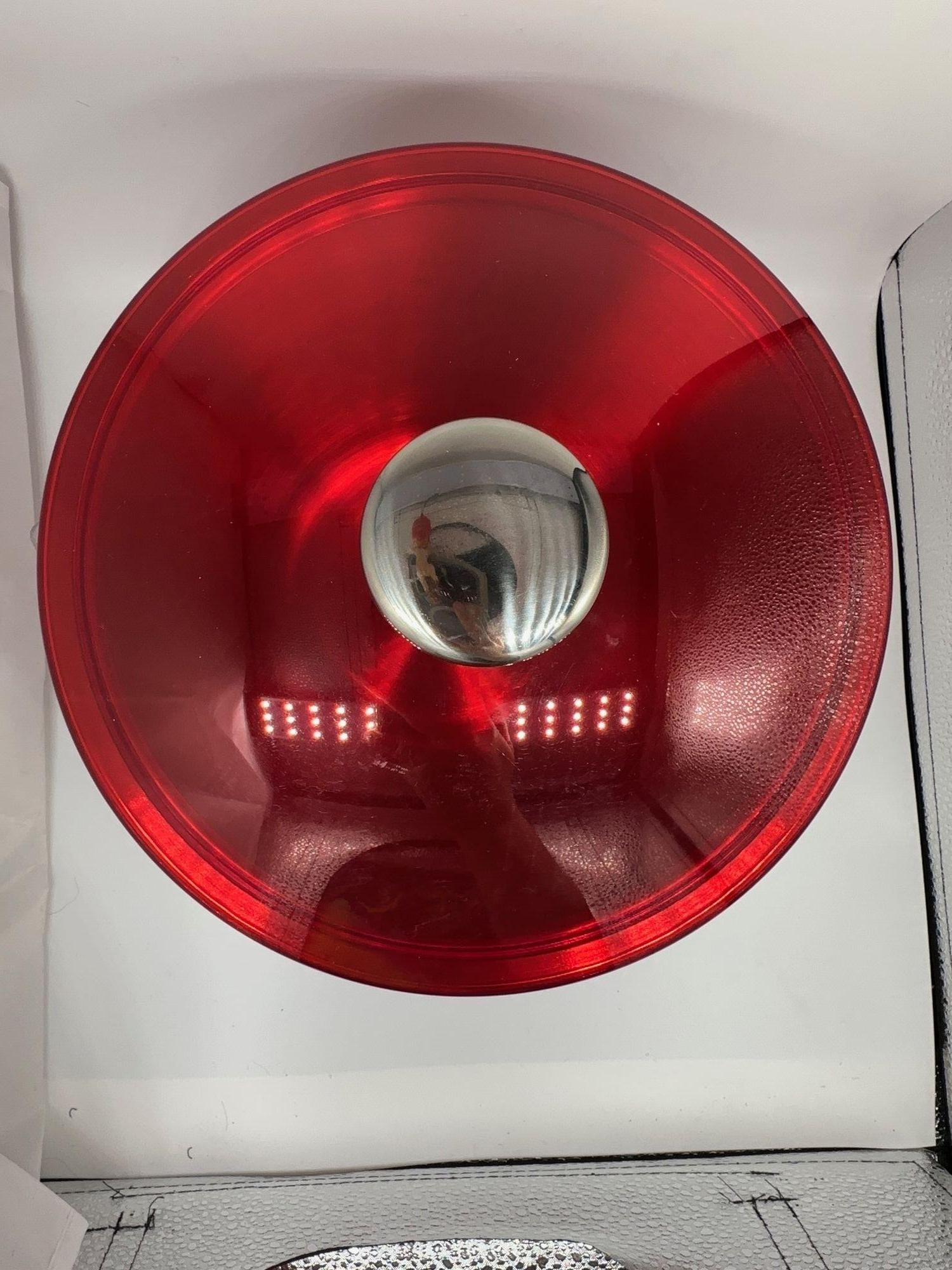 Metà XX secolo Secchiello per il ghiaccio in acrilico e acciaio inossidabile rosso di metà secolo in vendita