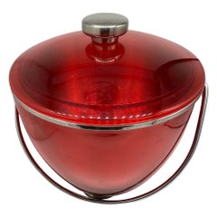 Eiskübel aus rotem Acryl und Edelstahl aus der Mitte des Jahrhunderts