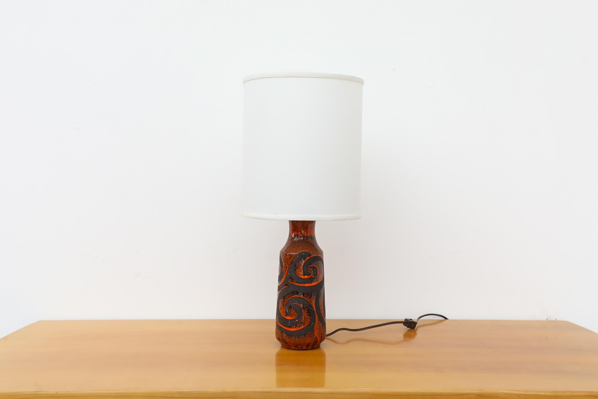 Mid-Century Modern Mid-Century Red and Black Ceramic Table Lamp with Swirl Design