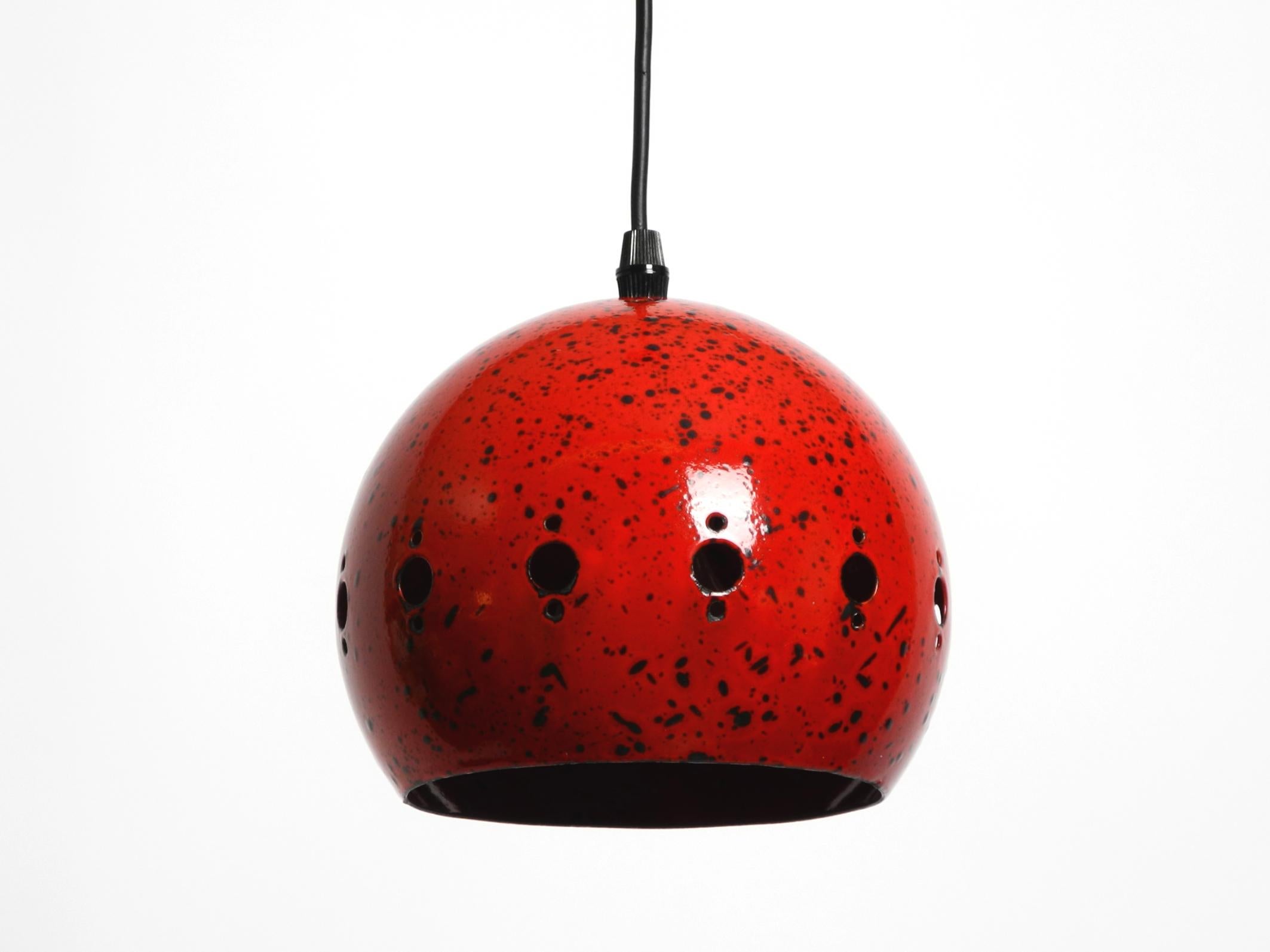 Mid Century red and black small enameled pendant lamp with original canopy For Sale 8