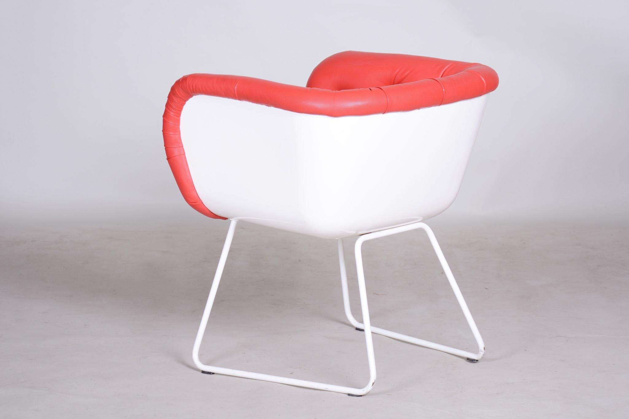 Mid-Century Red and White Armchair, Original Condition, Czechia, 1960s For Sale 2