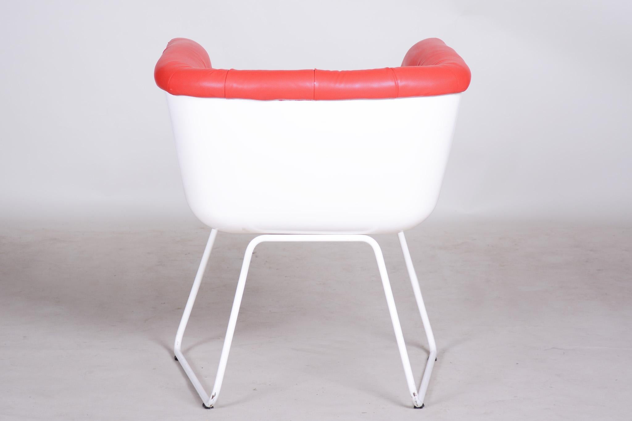 Mid-Century Red and White Armchair, Original Condition, Czechia, 1960s For Sale 3