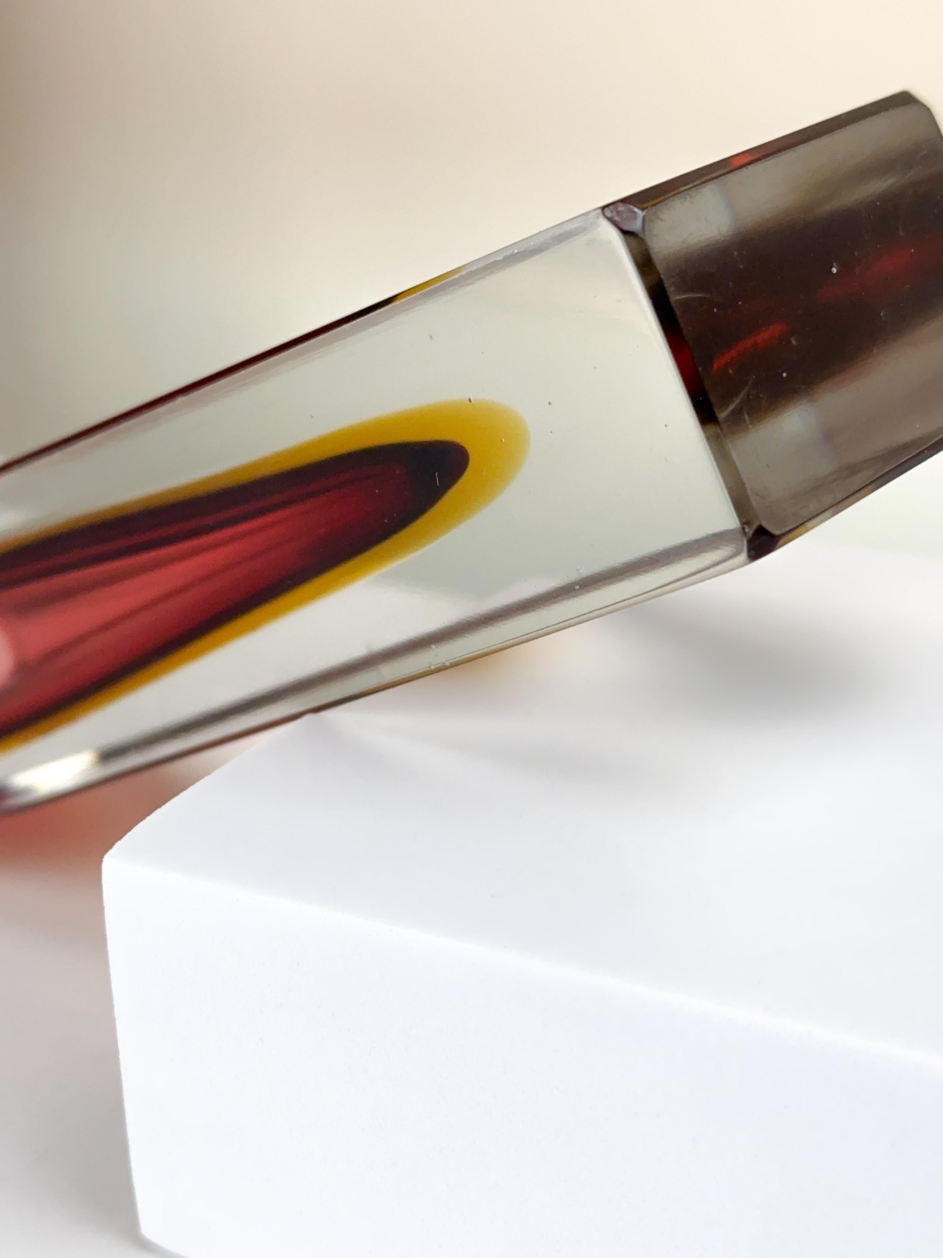 Lucidato Vaso in vetro di Murano del 1960 in rosso e giallo Sommerso di Mandruzzato