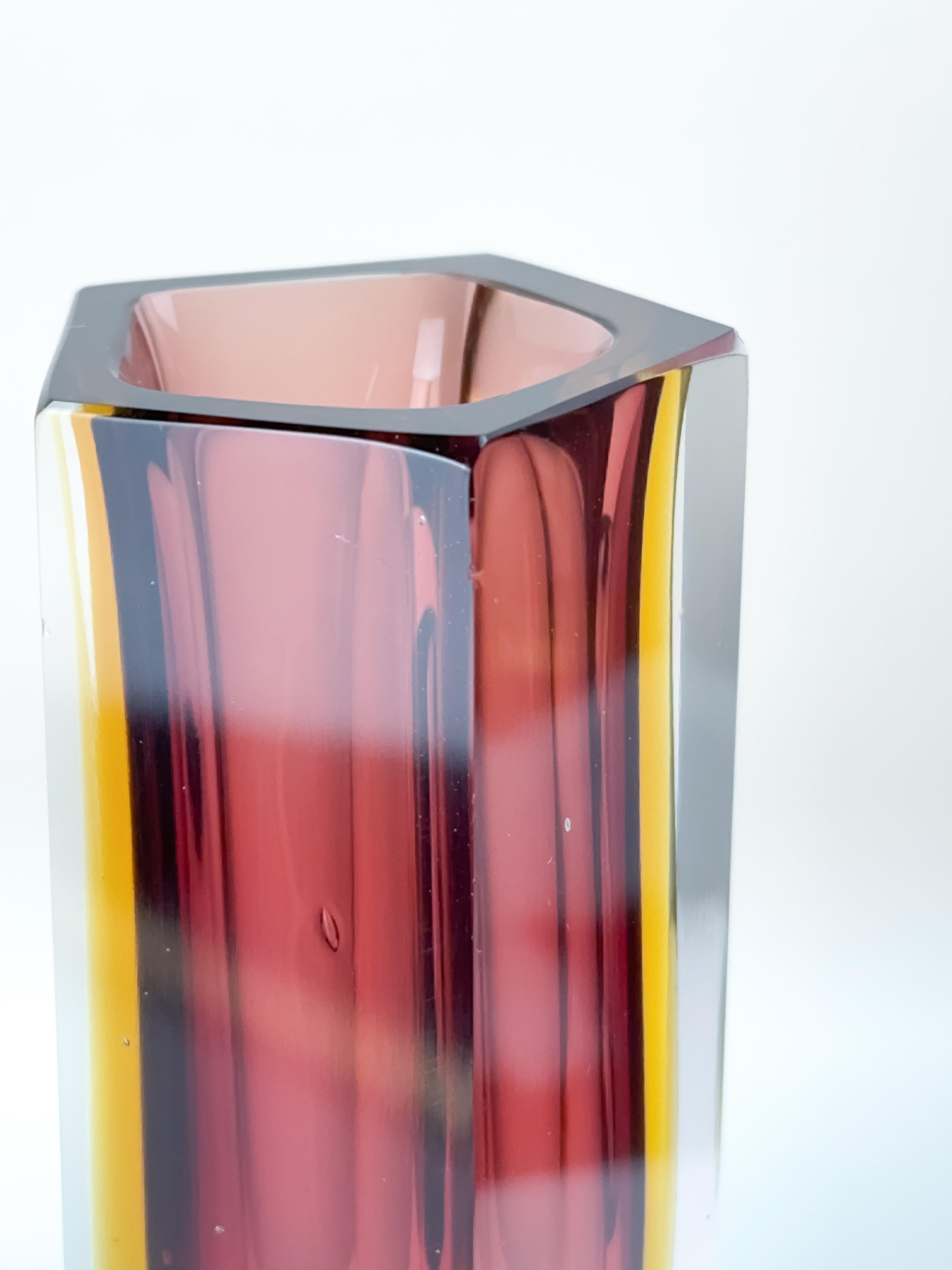 Rote und gelbe Murano Glass Sommerso Vase von Luigi Mandruzzato c.1960s Italien (20. Jahrhundert) im Angebot
