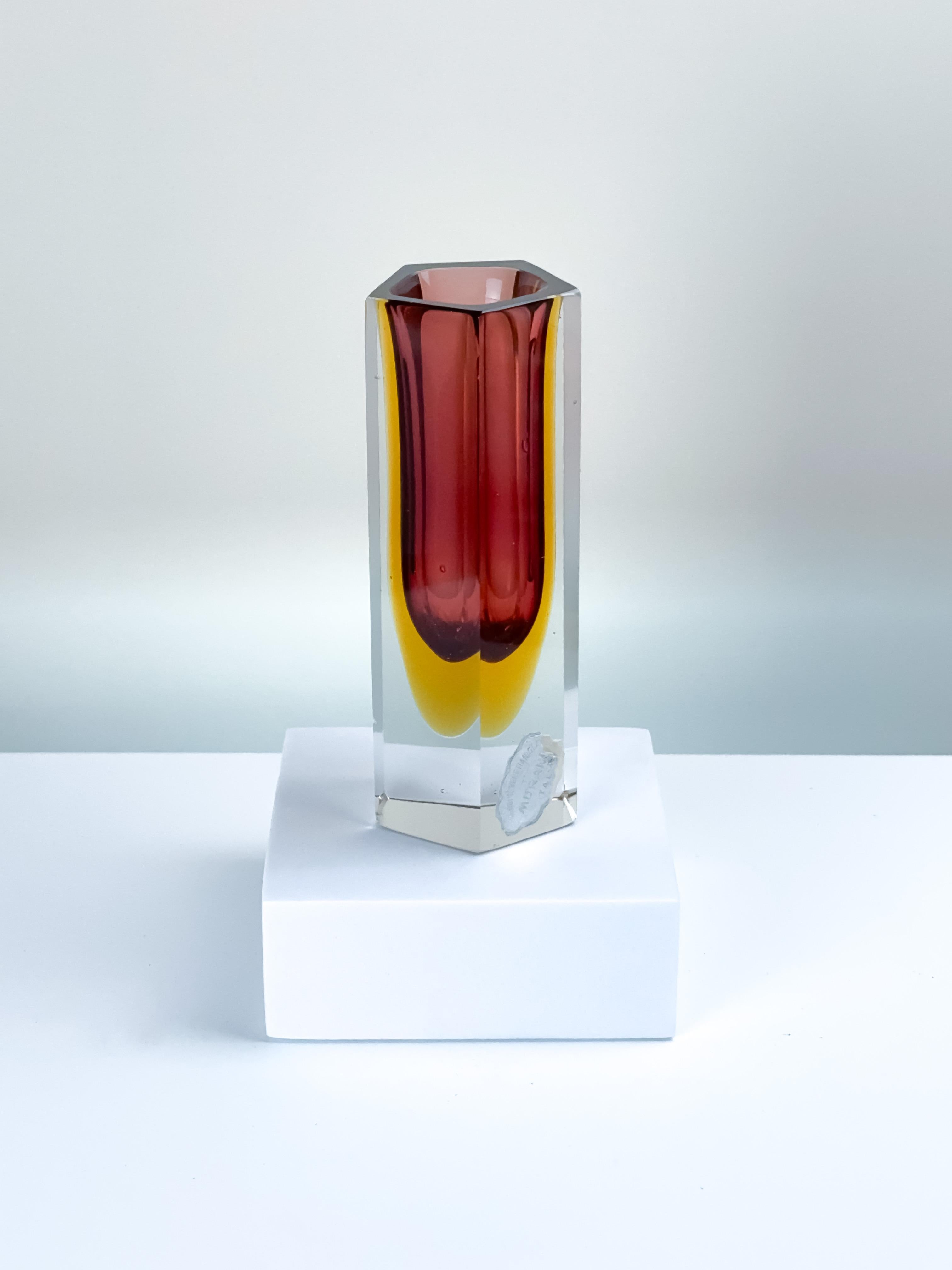 Rote und gelbe Murano Glass Sommerso Vase von Luigi Mandruzzato c.1960s Italien (Muranoglas) im Angebot