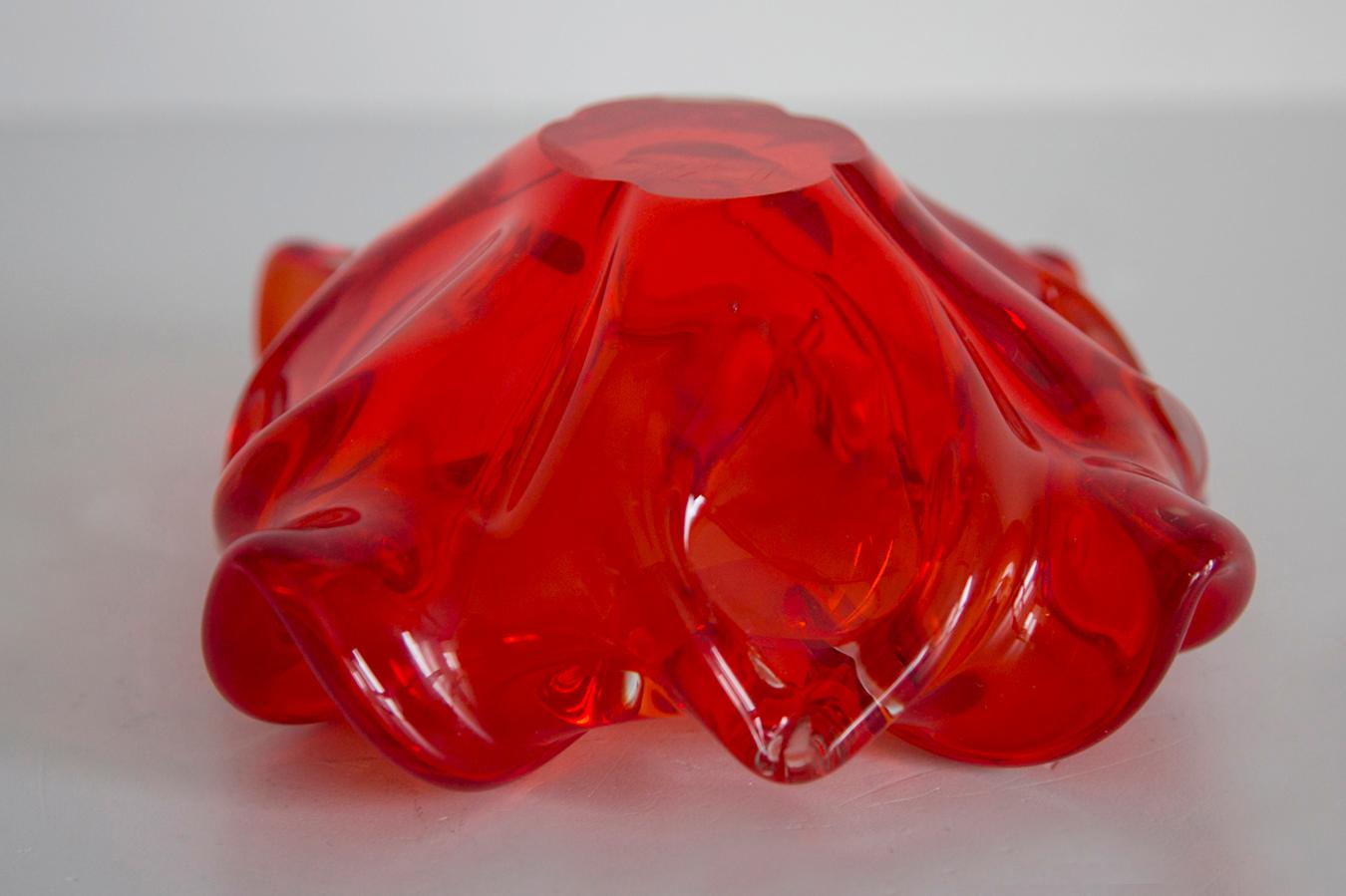 Posacenere a forma di ciotola in vetro artistico rosso, Italia, anni '70 in vendita 2