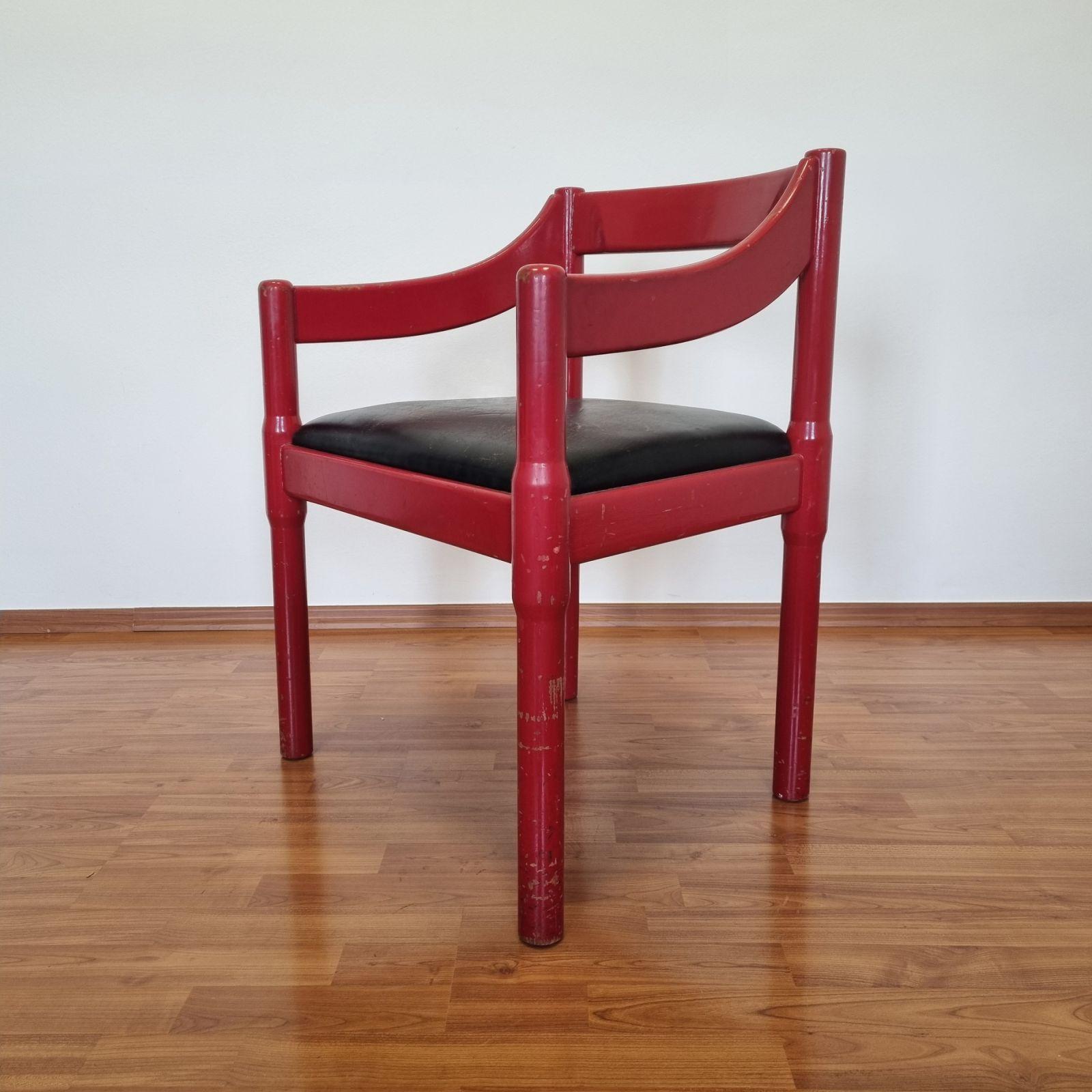 Mid Century armchair Carimate designed by Vico Magistretti for Cassina in Italy in the 60s

Made of solid wood and leather in good vintage condition with traces of use and age on the color. All visible on photos.