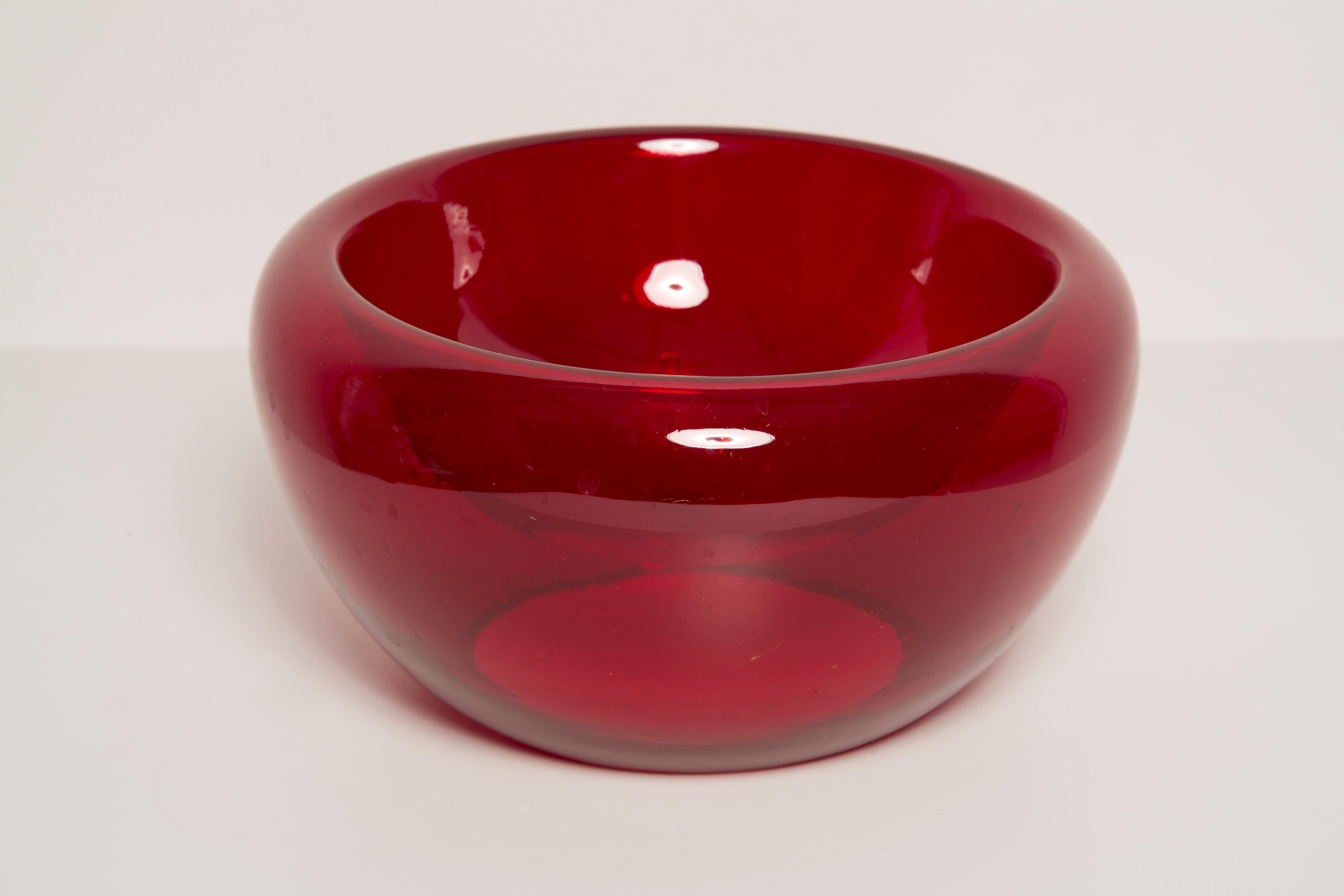 Mid-Century Modern Mid Century Red Decorative Murano Round Glass Bowl Plate, Italy, 1960s For Sale