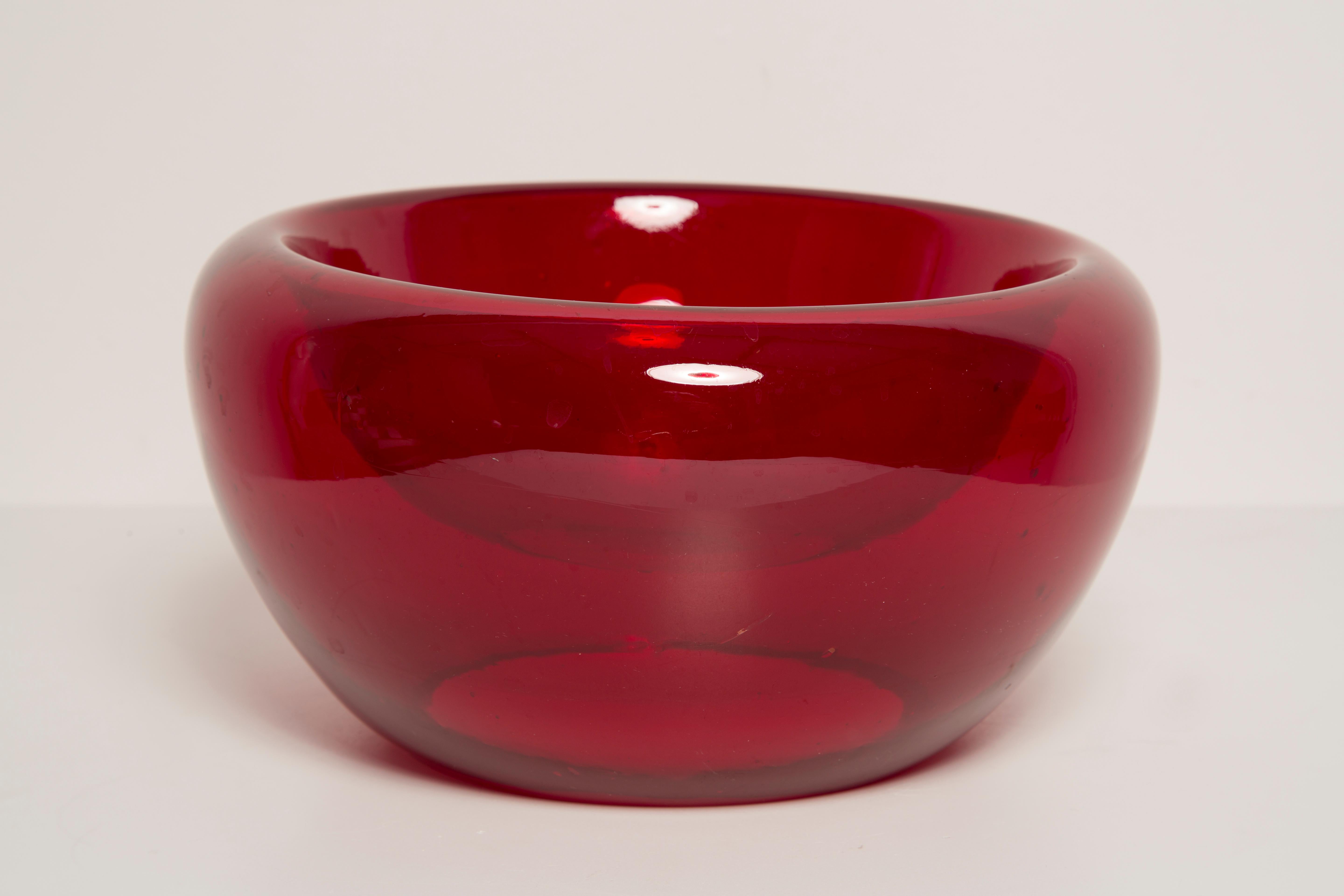 Italian Mid Century Red Decorative Murano Round Glass Bowl Plate, Italy, 1960s For Sale