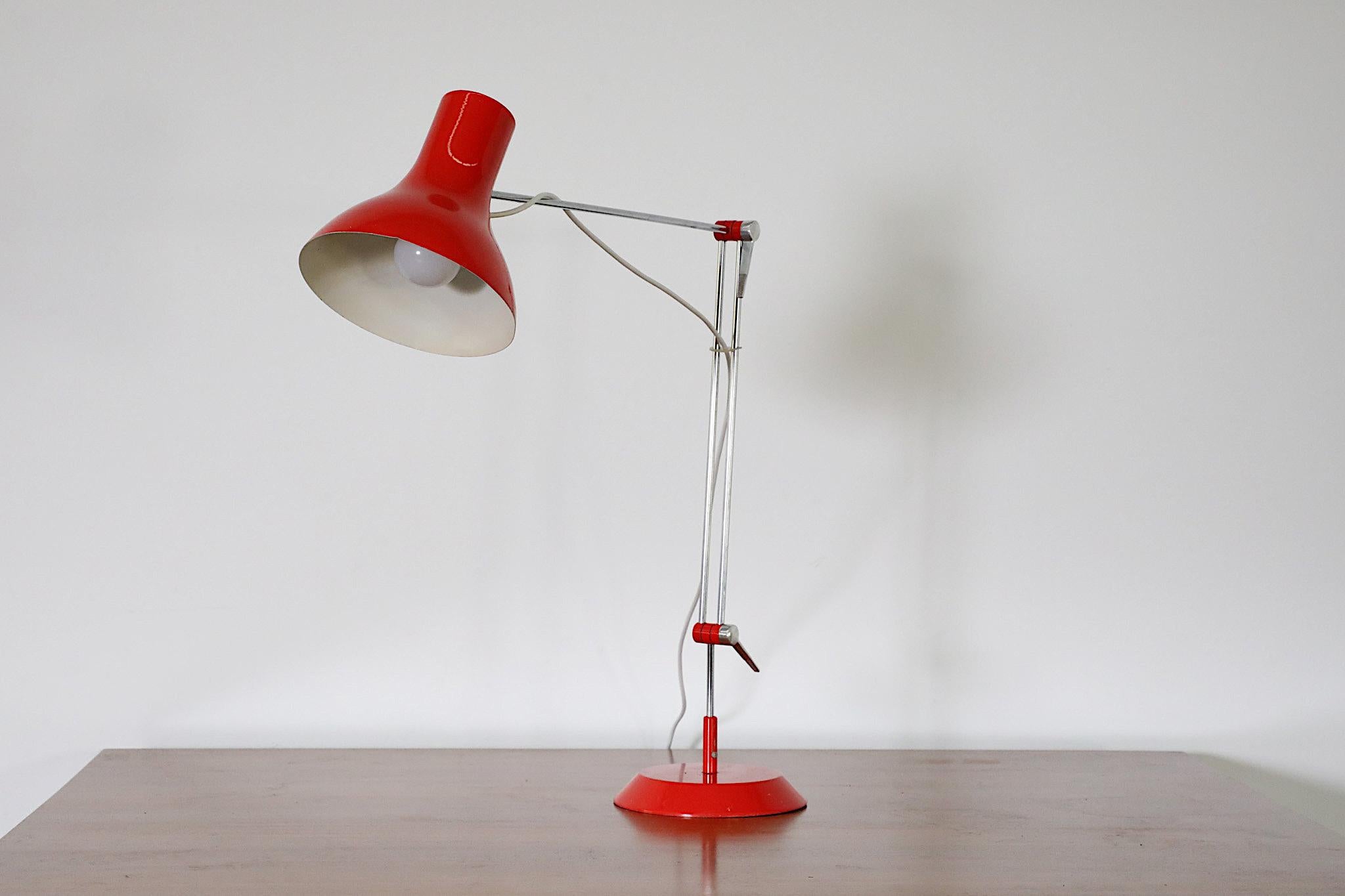Mid-Century Red Enameled Task Lamp by Napako For Sale 11
