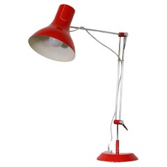 Lámpara de trabajo esmaltada roja de mediados de siglo by Napako