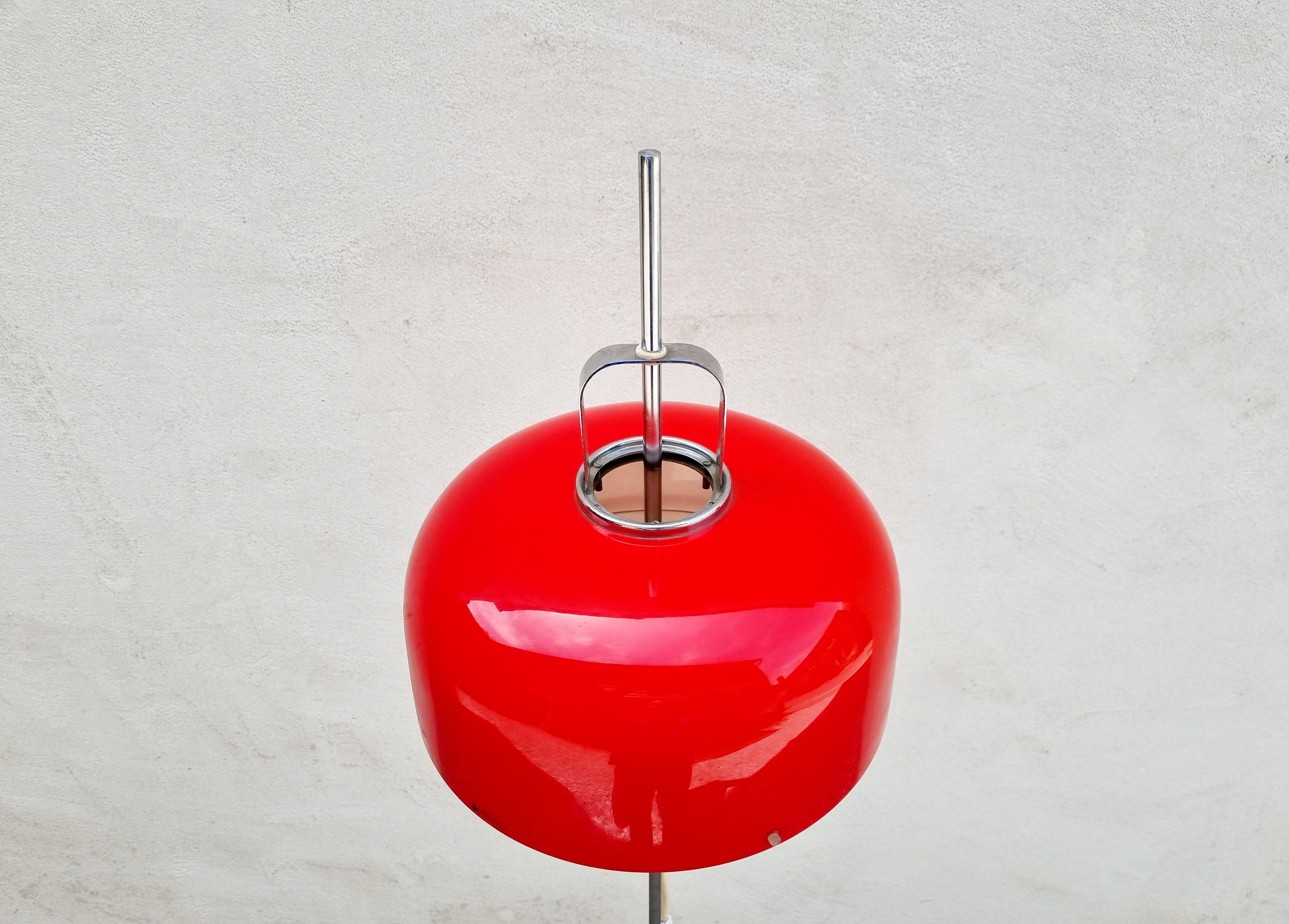 Mid Century Red Floor Lamp Medusa, Designed by Luigi Massoni, Guzzini Italy 70s 1