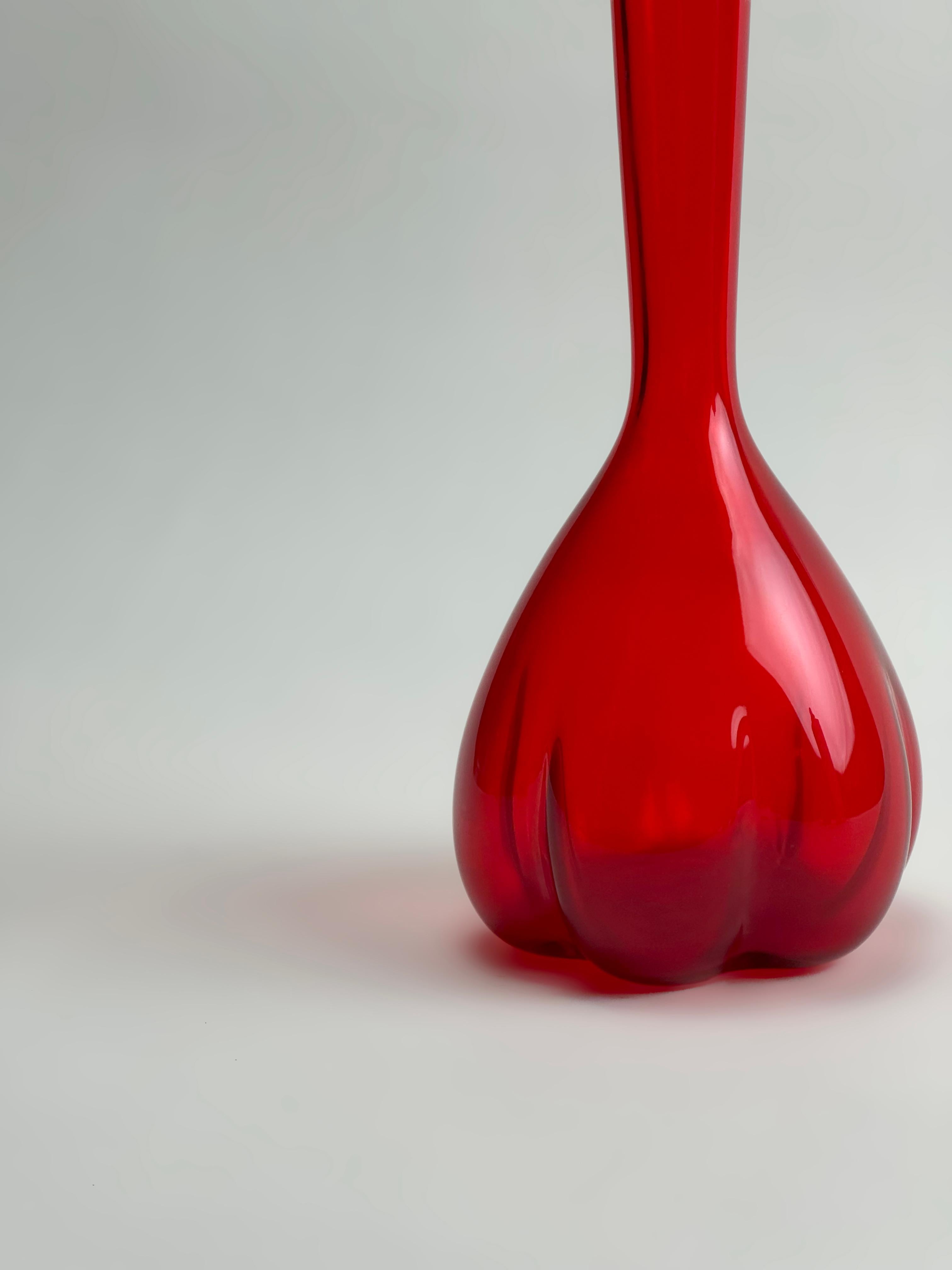 Jarrón melón de cristal rojo de mediados de siglo, Martti Rytkönen para Elme Glasbruk, Suecia en Bueno estado para la venta en Glasgow, GB