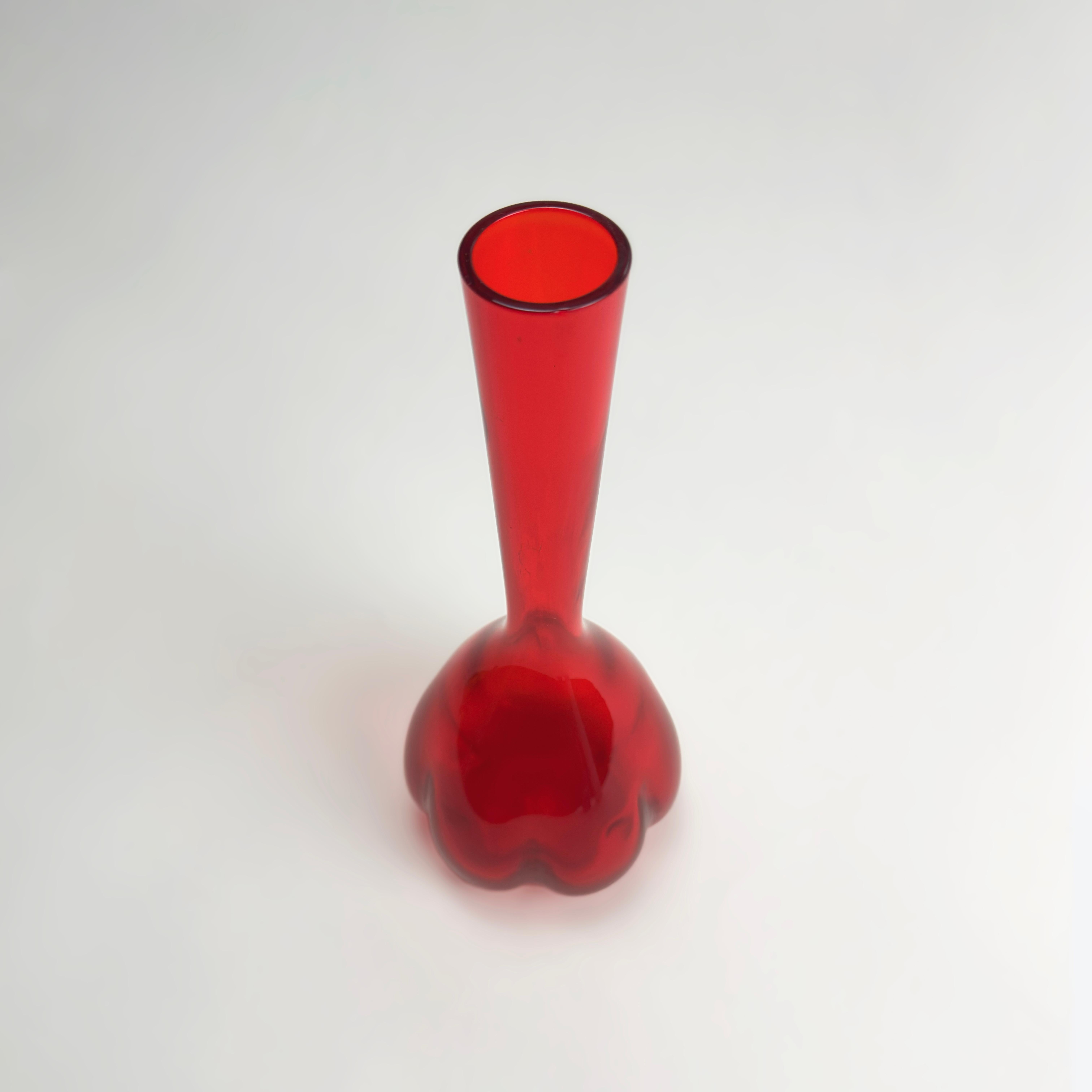 Jarrón melón de cristal rojo de mediados de siglo, Martti Rytkönen para Elme Glasbruk, Suecia Vidrio en venta