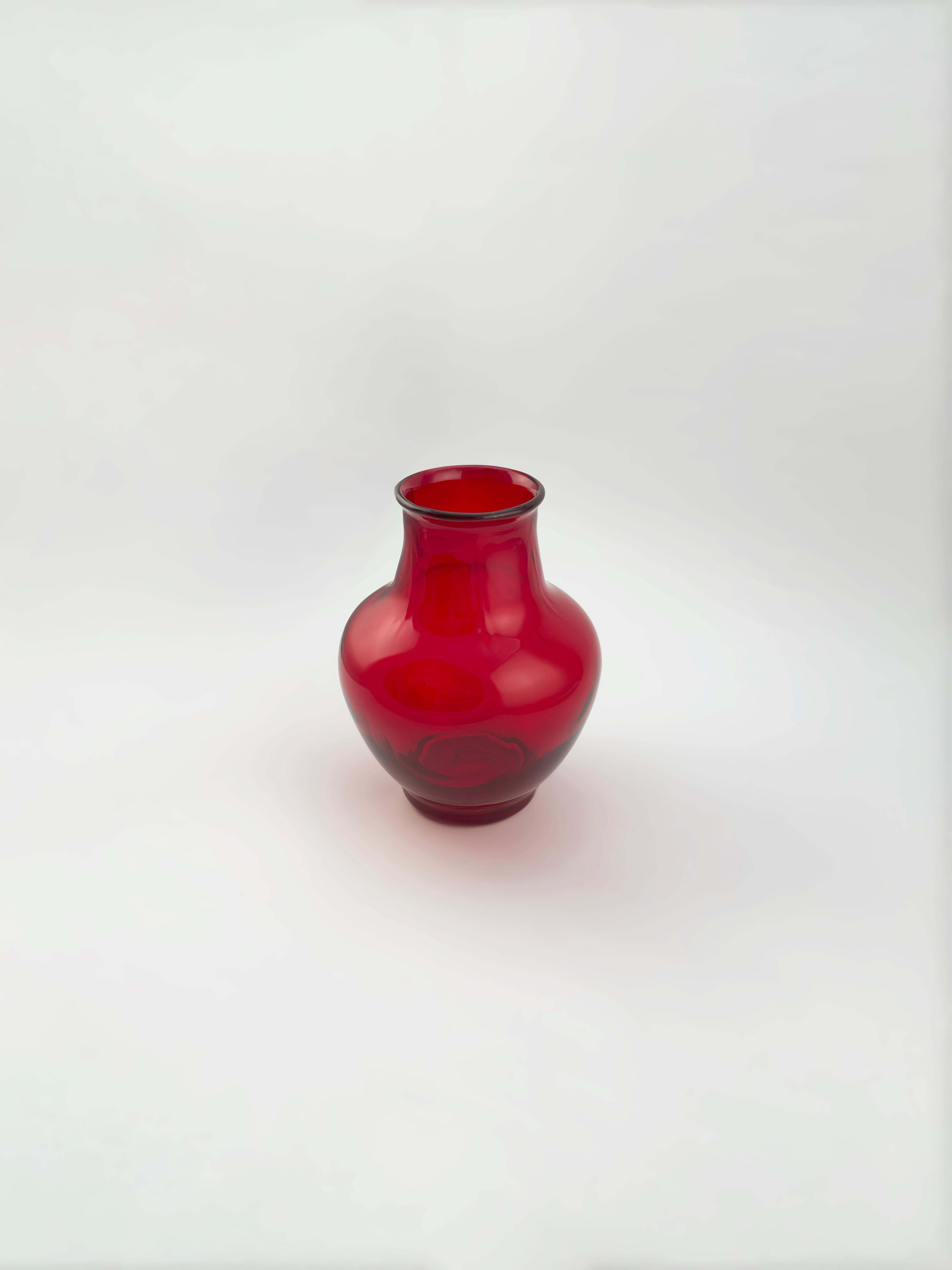 Rote Glasvase aus der Mitte des Jahrhunderts, Modell 9381, Wellenmuster von Whitefriars, ca. 1950er Jahre im Angebot 2