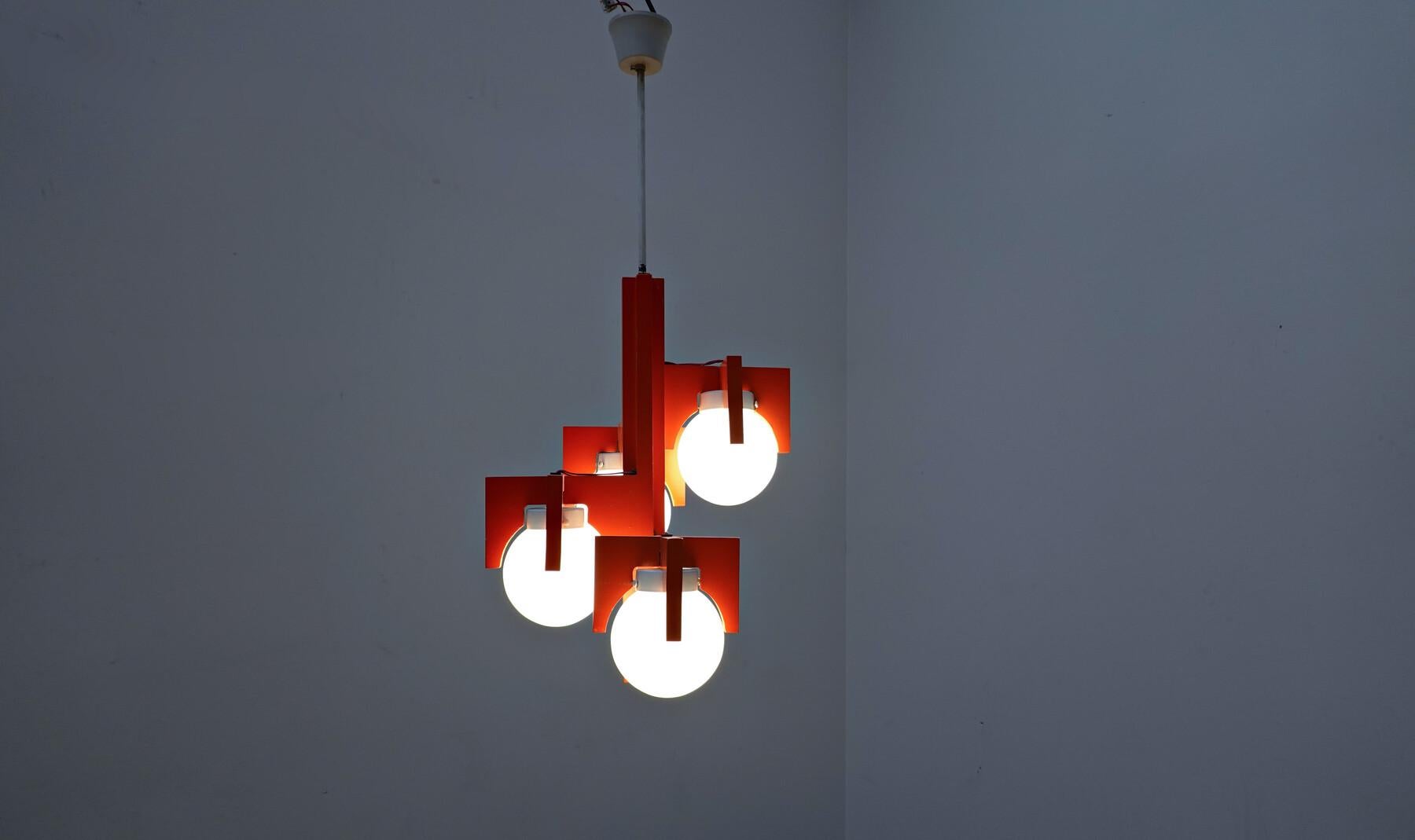 Mid-Century Red Lacquered Wood and Opaline Suspension, Italy 1970s For Sale 3