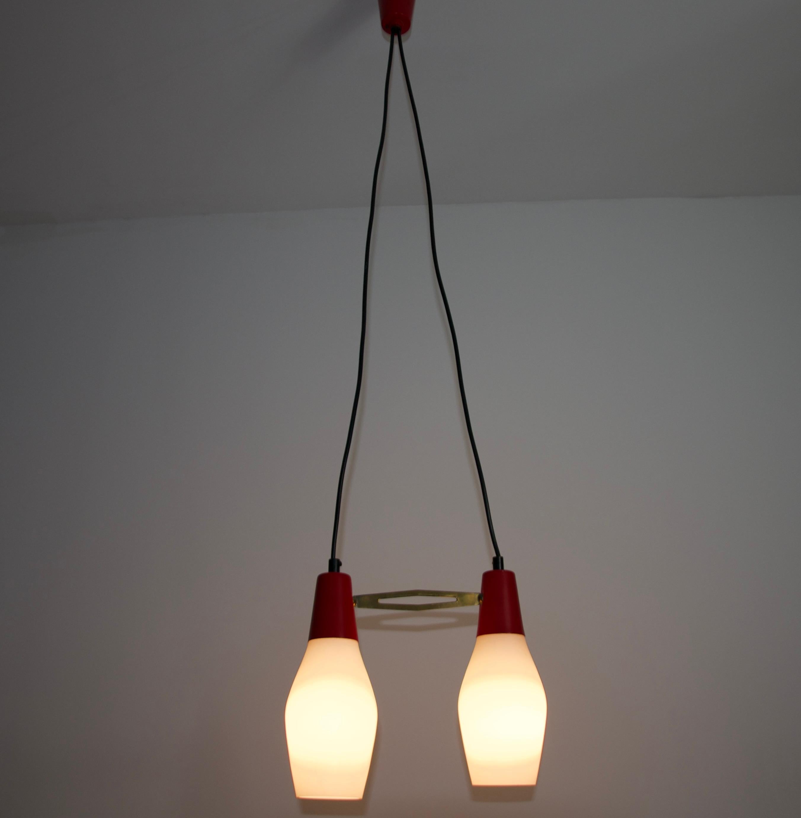 Metallo Lampada da soffitto di metà secolo in metallo rosso e vetro opalino, Italia, anni '60 in vendita