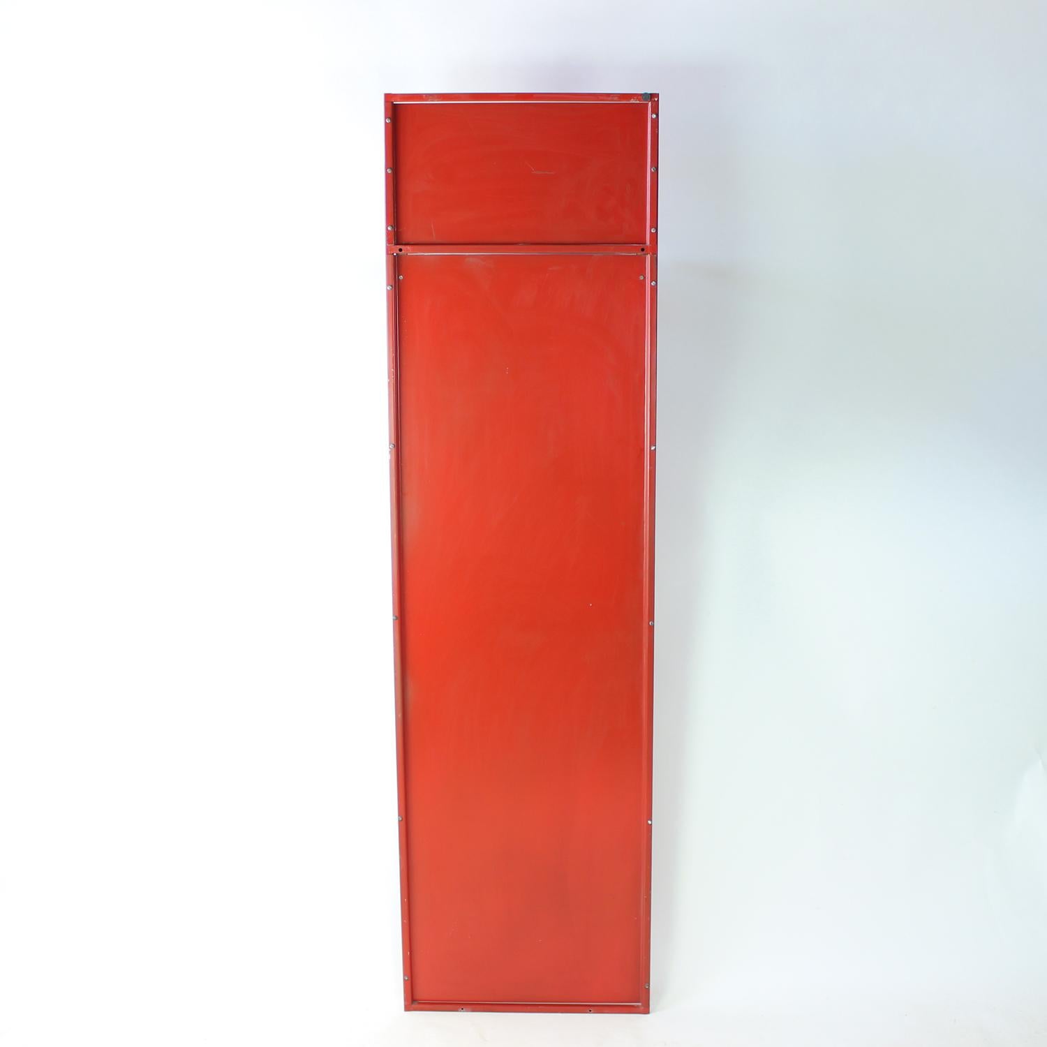 Mid Century Red Metal Hallway Hanger Wall, Czechoslovakia 1950s For Sale 4