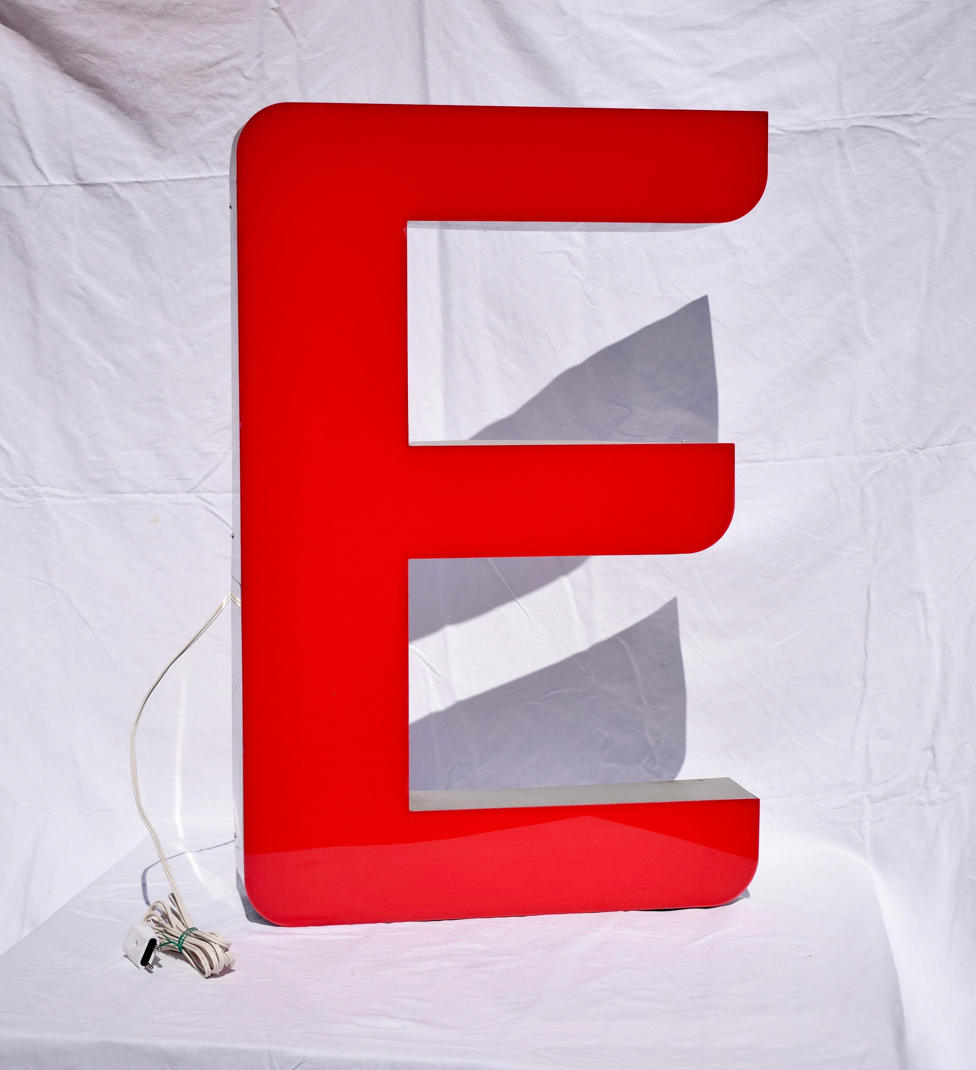 This acrylic LED letter is an electric light sign used for advertisement during the 1960´s. It is a classic example of a when advertisement became a fashionable tool to promote not just products but lifestyle, clearly seen through the Pop Art