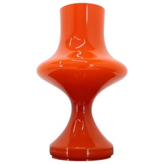 Rotes Opalglas aus der Jahrhundertmitte:: entworfen von Stefan Tabery:: 1970er Jahre