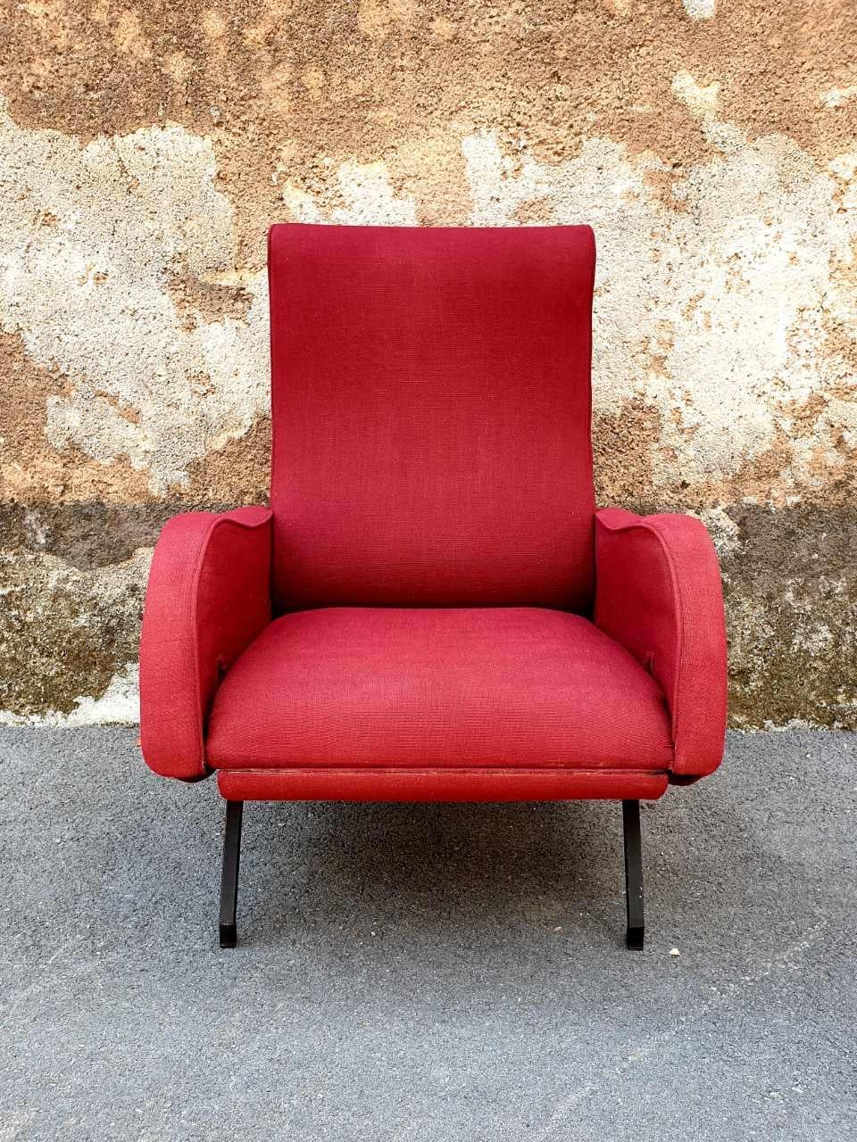Nice reclining armchair designed in style of Marco Zanuso in the 60s.

The extended armchair measures 160 cm.