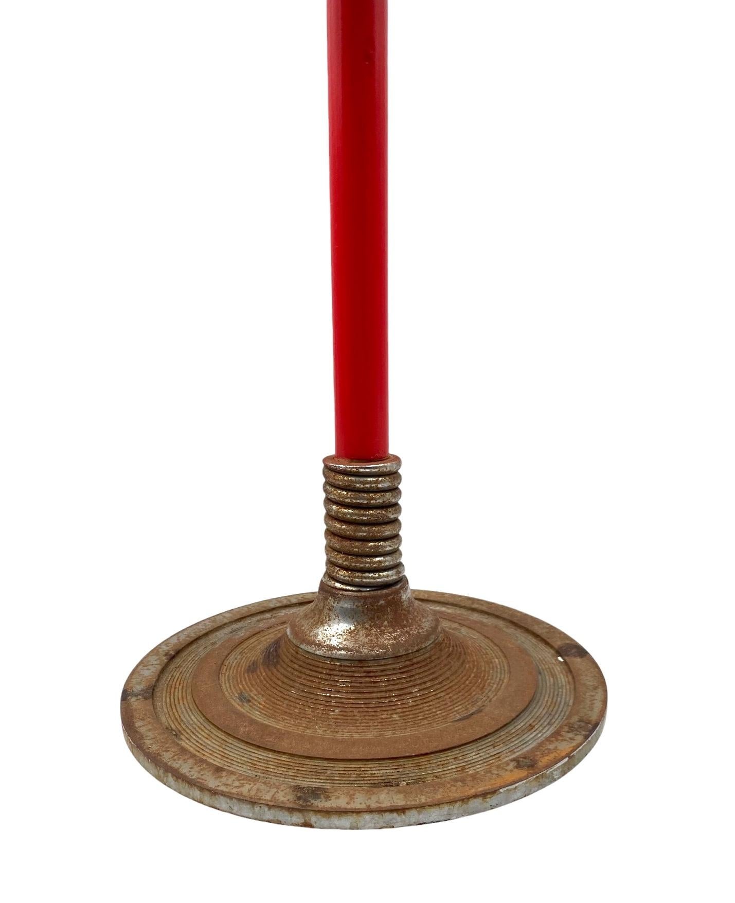 Roter Hocker aus der Mitte des Jahrhunderts, Frankreich 1950er Jahre (Eisen) im Angebot