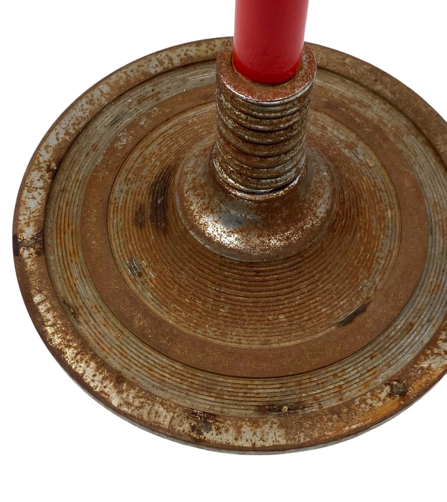 Roter Hocker aus der Mitte des Jahrhunderts, Frankreich 1950er Jahre im Angebot 1
