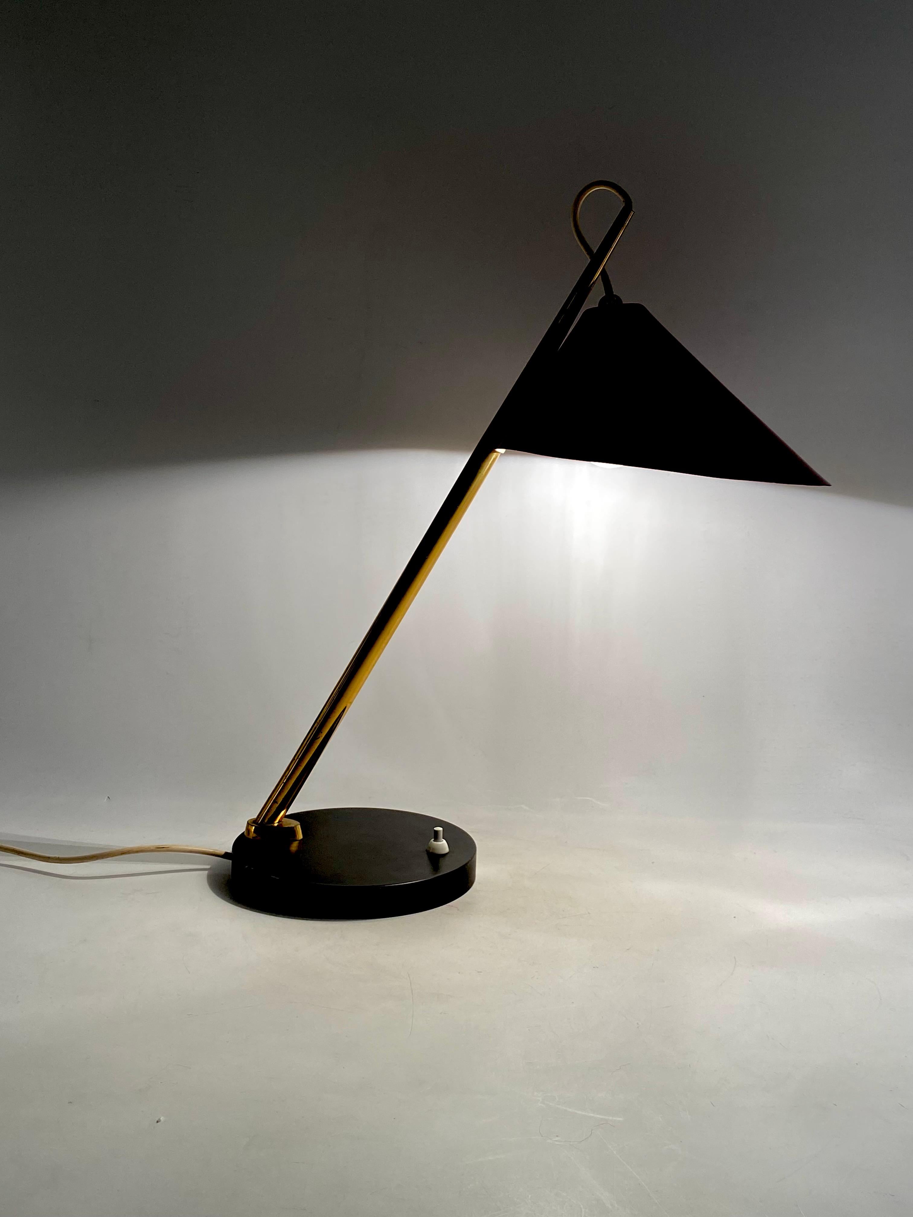 Midcentury Red Table Lamp, Lumen, Italy, 1960s For Sale 9