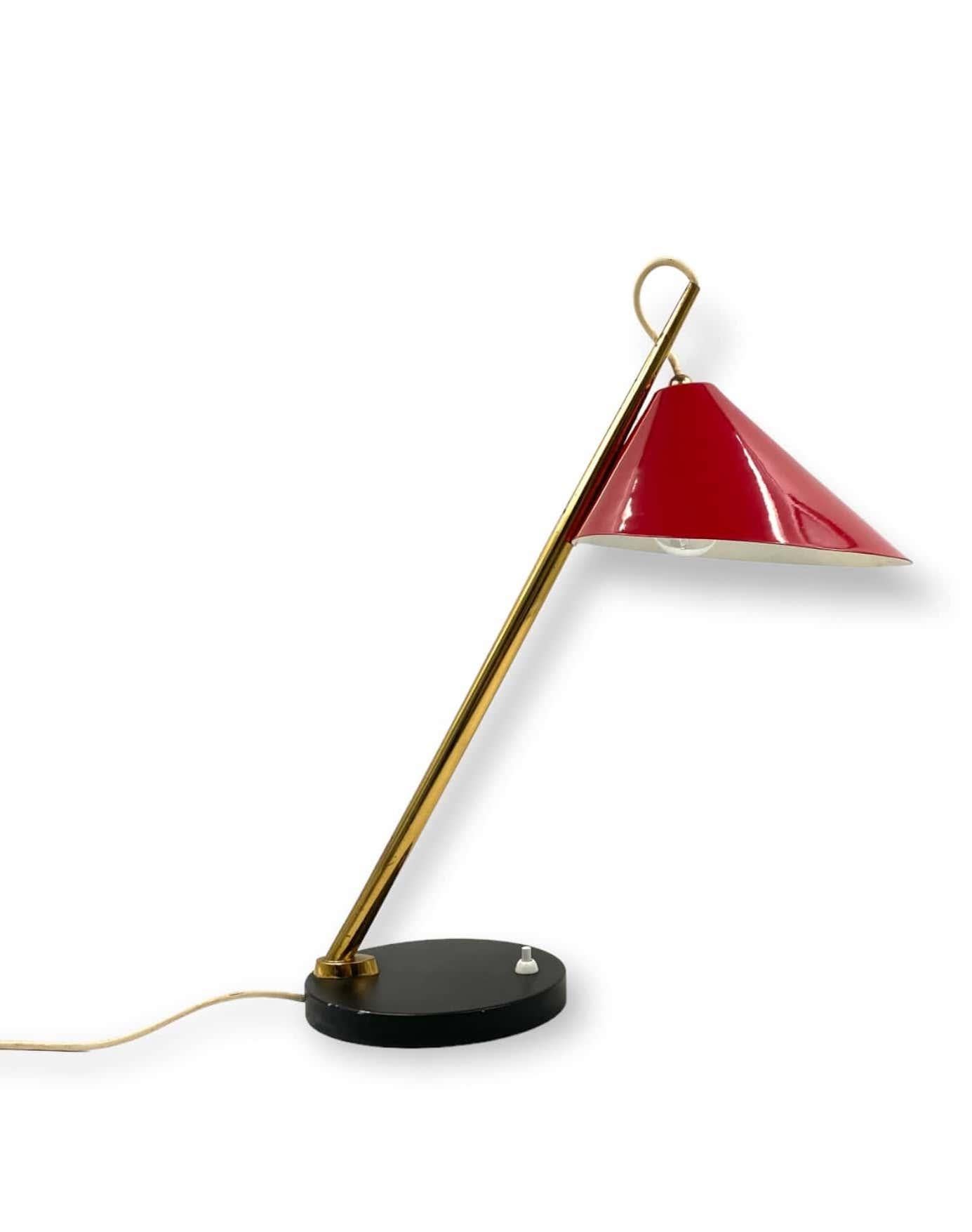 Midcentury Red Table Lamp, Lumen, Italy, 1960s In Good Condition For Sale In Firenze, IT