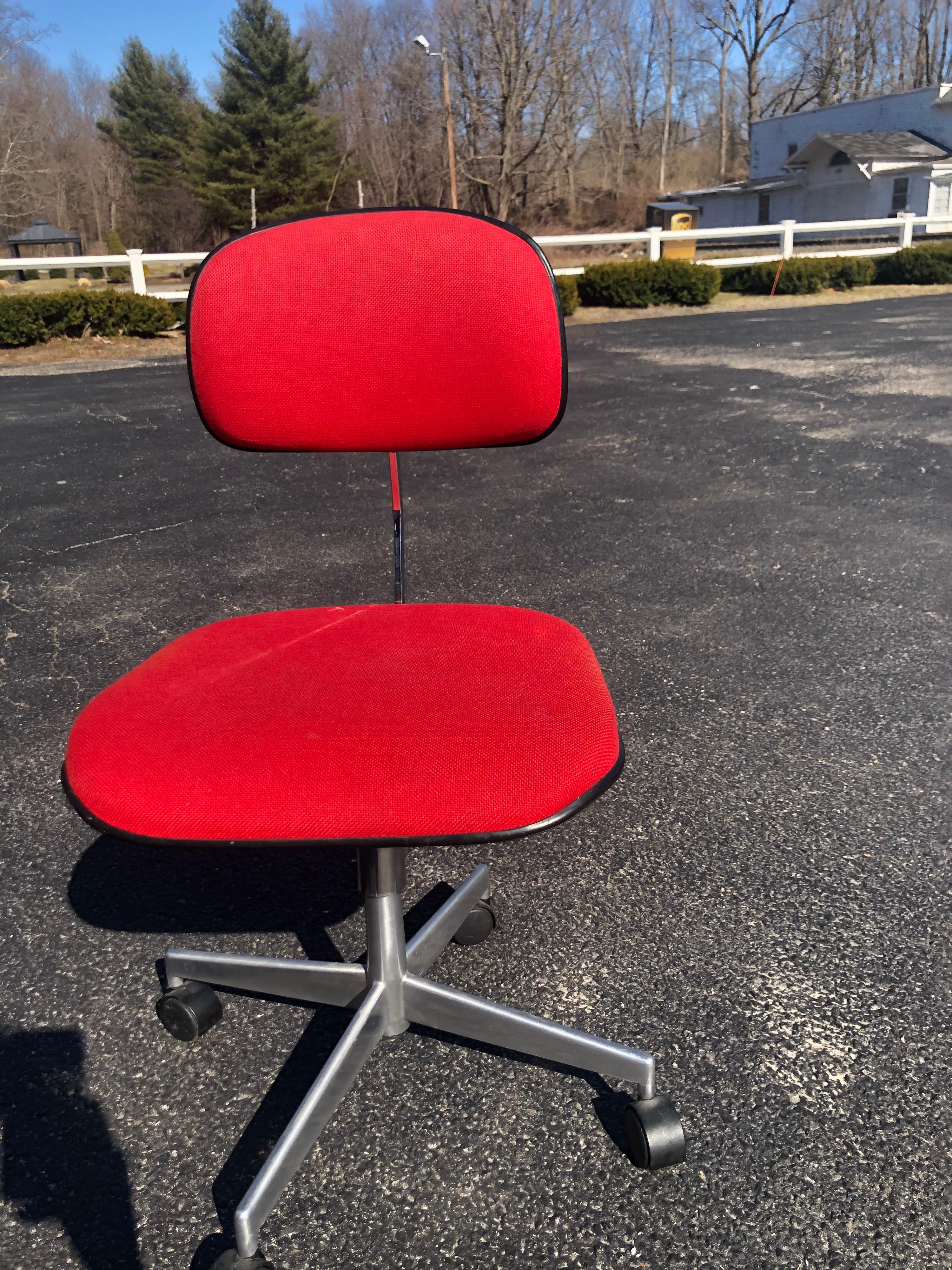 Mid Century Red Task Chair by LaBofa 1