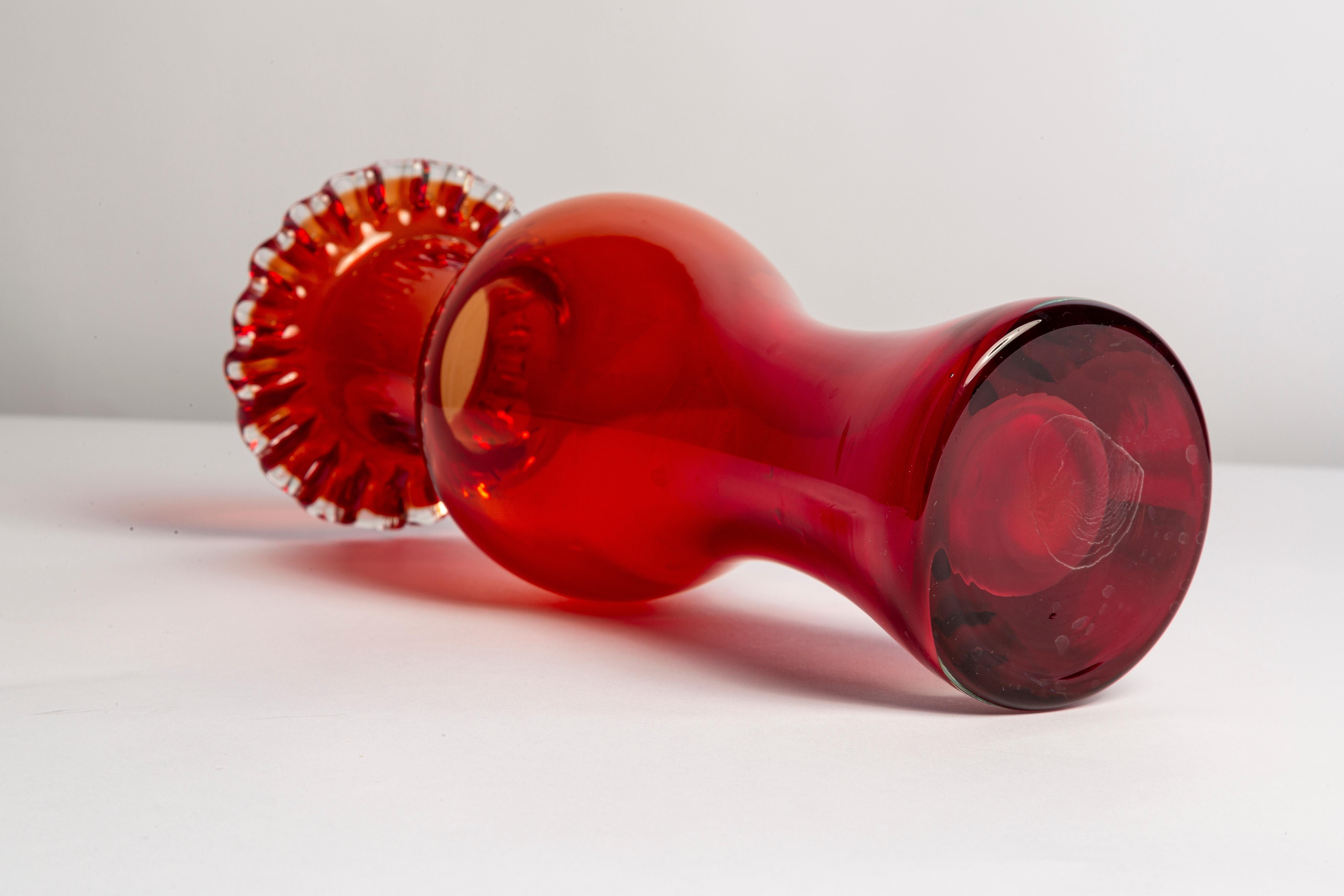 Mid Century Red Vintage Artistic Glass Frill Vase, Europe, 1970s For Sale 2