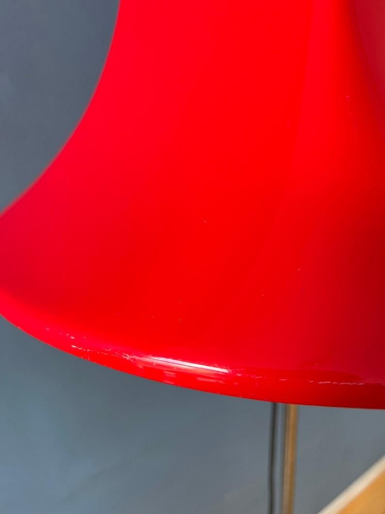 Lampadaire rouge de Willem Hagoort de l'ère spatiale en verre acrylique, 1970 en vente 4