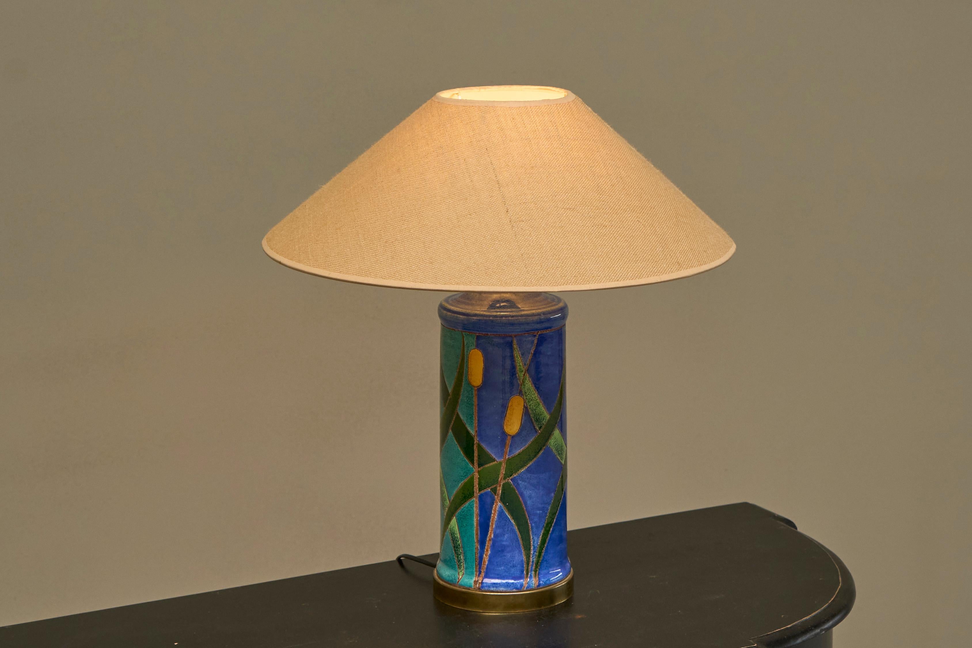 Lampe de table en laiton et poterie Studio Pottery du milieu du siècle sur le thème des roseaux 1960 en vente 3