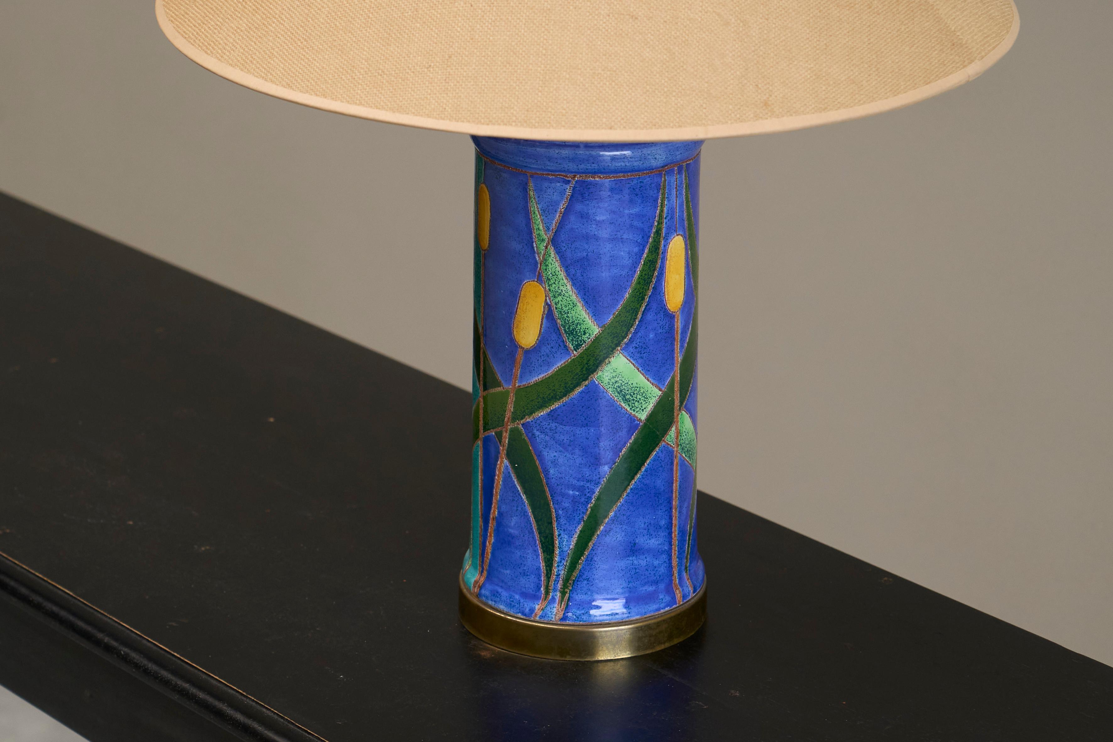 Lampe de table en laiton et poterie Studio Pottery du milieu du siècle sur le thème des roseaux 1960 en vente 4