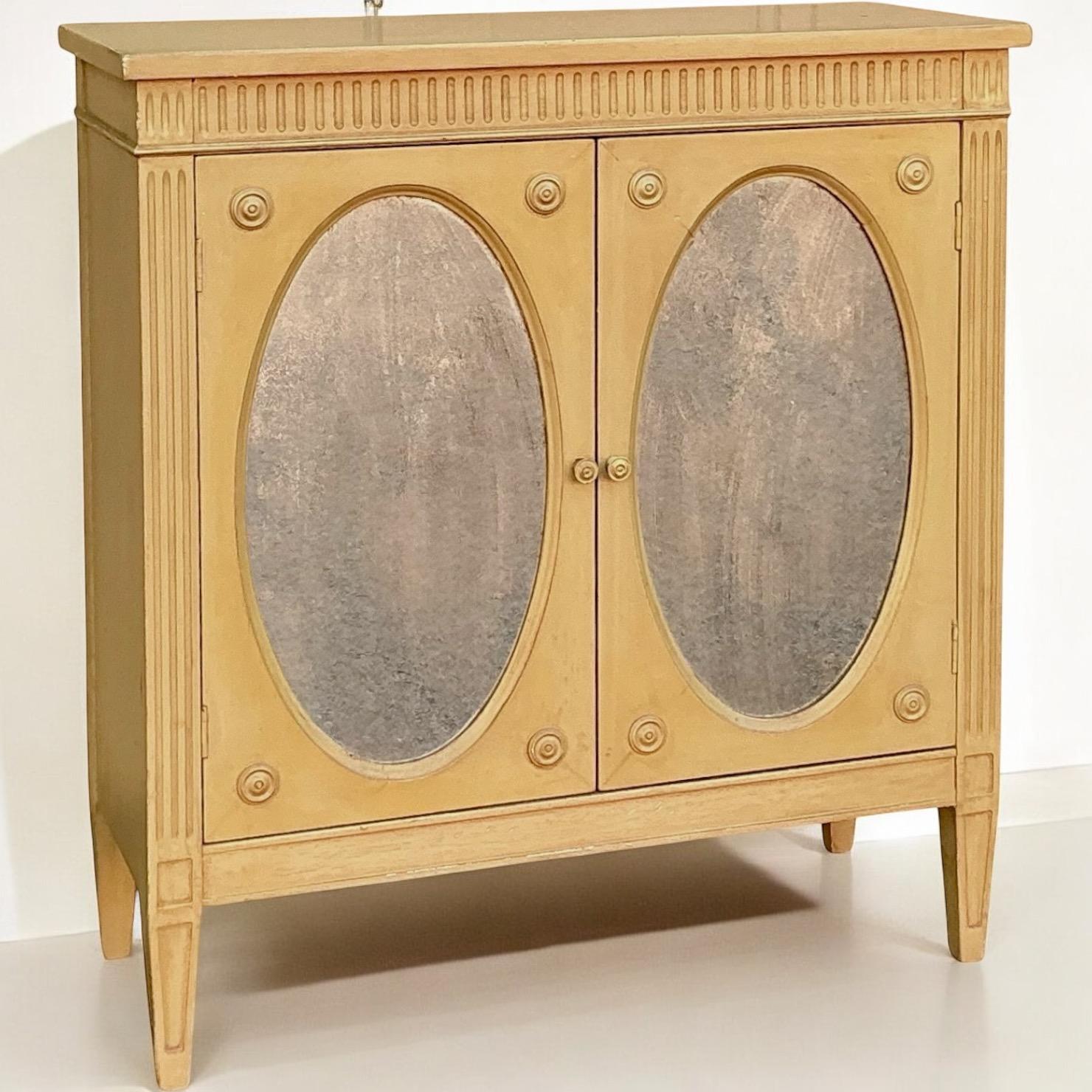 Mid-Century Regency Style Carved And Mirrored Cabinets / Side Tables - Pair For Sale 1