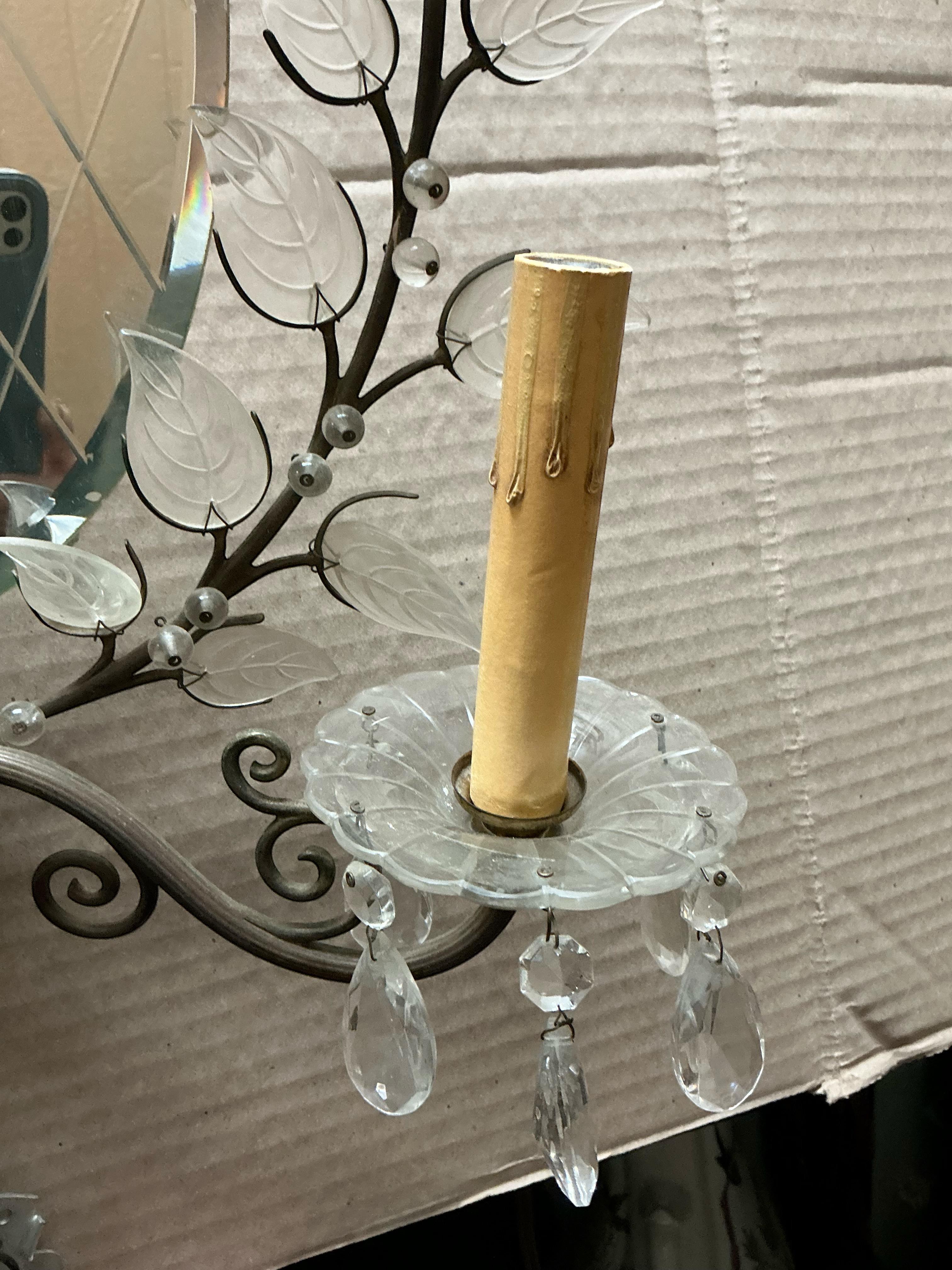 Italienische venezianische verspiegelte Wandleuchter aus Glas im Regency-Stil aus der Mitte des Jahrhunderts – Paar (20. Jahrhundert) im Angebot