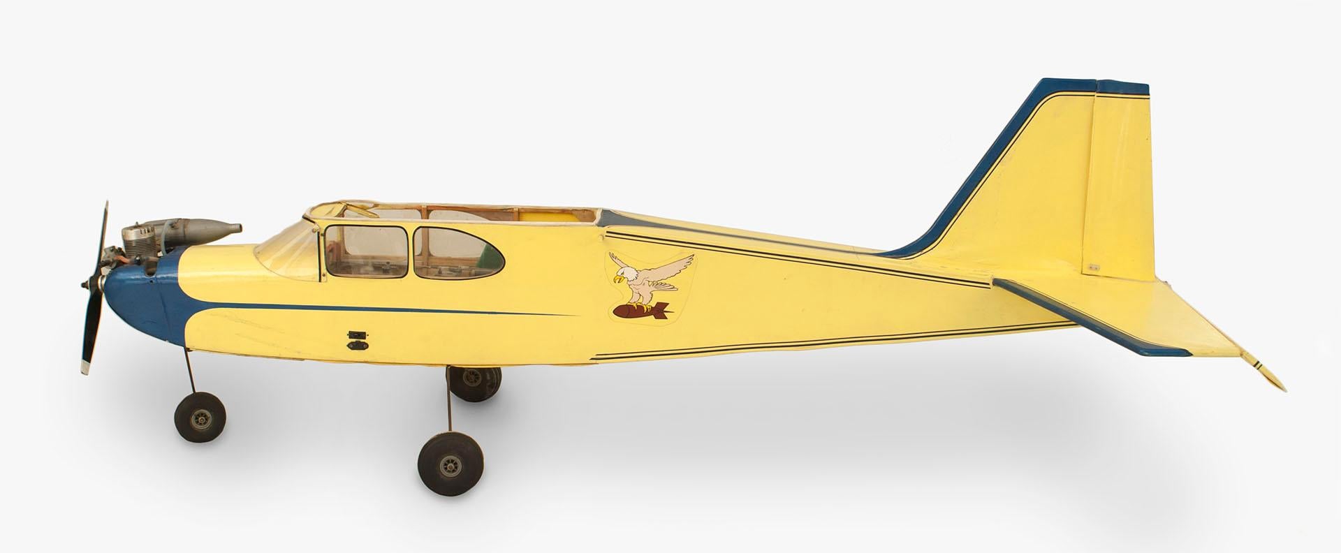 Mid-Century Modern Modèle réduit d'avion de contrôle à distance du milieu du siècle dernier en vente