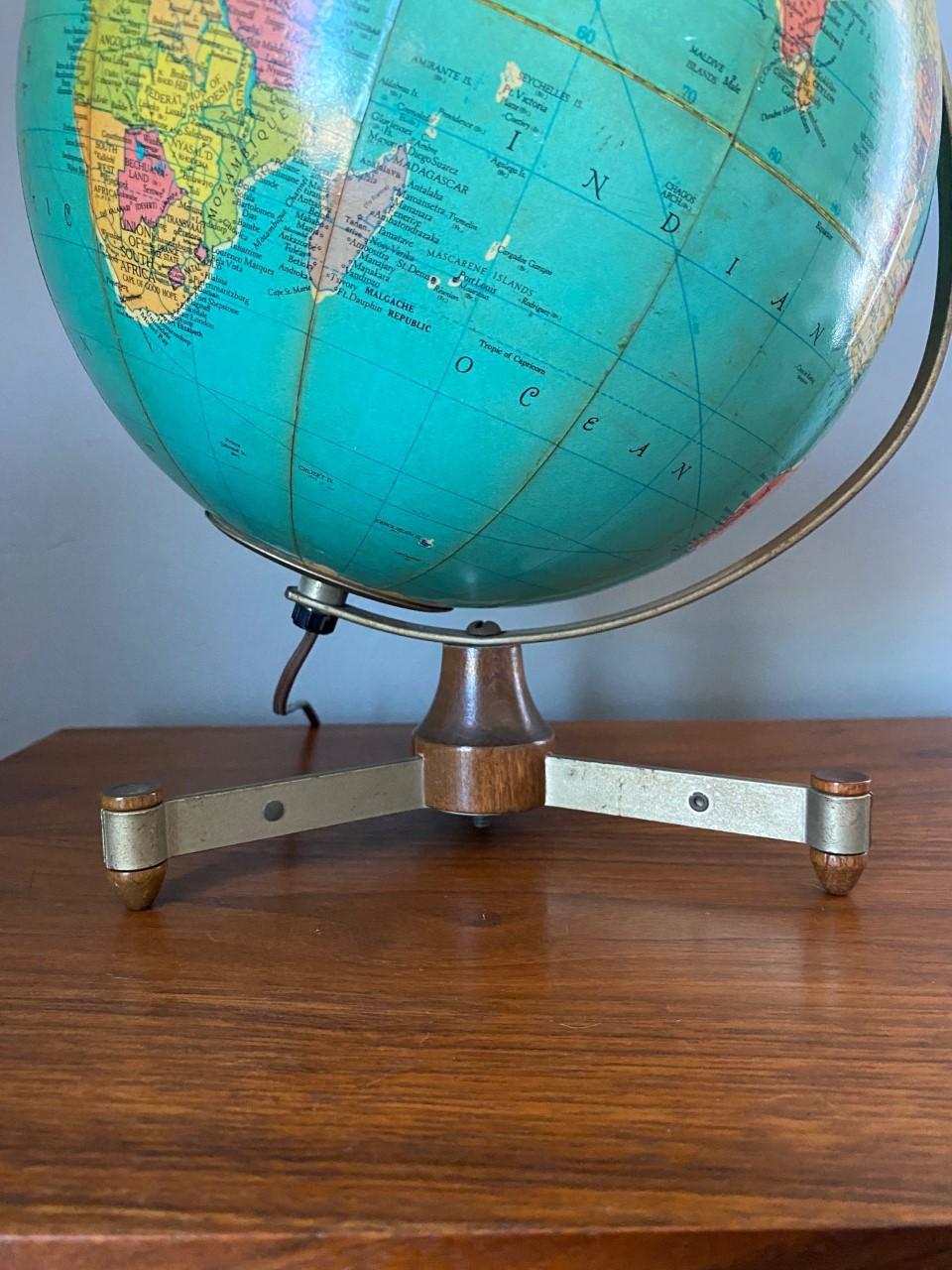 Mid Century Reploge World Globe Fiberglass Lamp 1950s 6