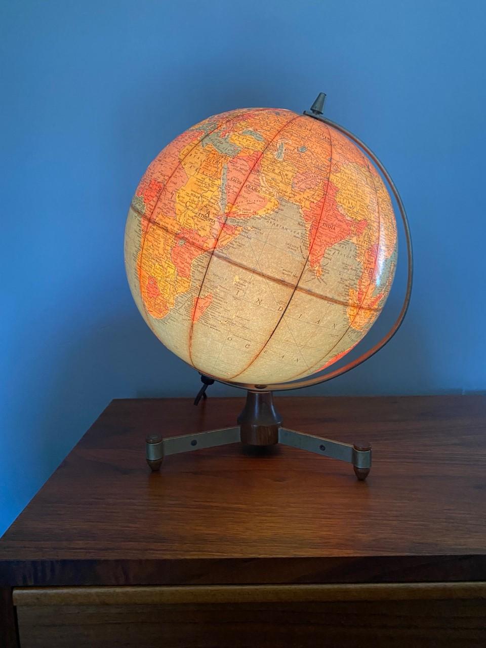 Mid Century Reploge World Globe Fiberglass Lamp 1950s 7