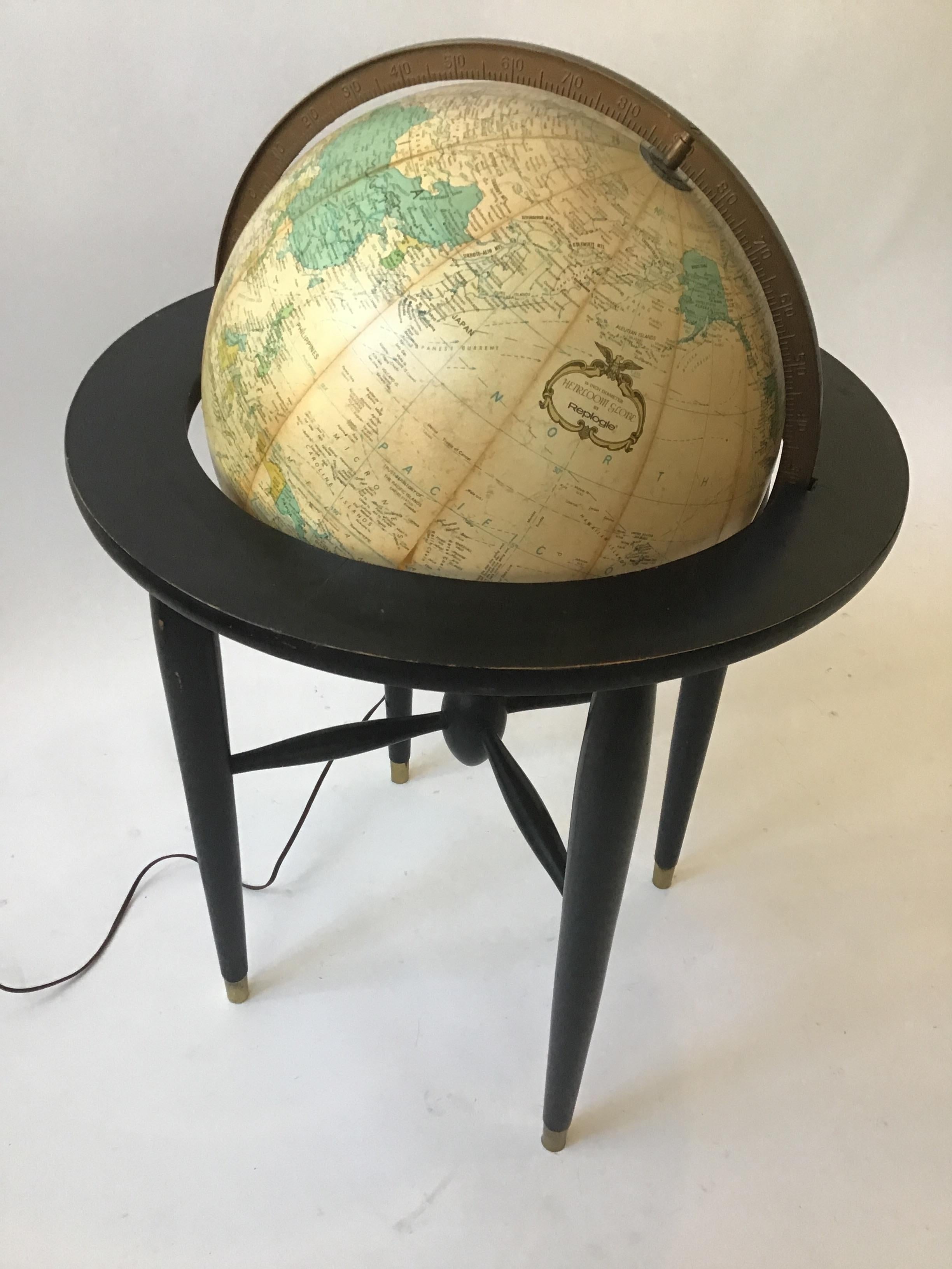Midcentury Replogle Globe on Stand In Good Condition In Tarrytown, NY