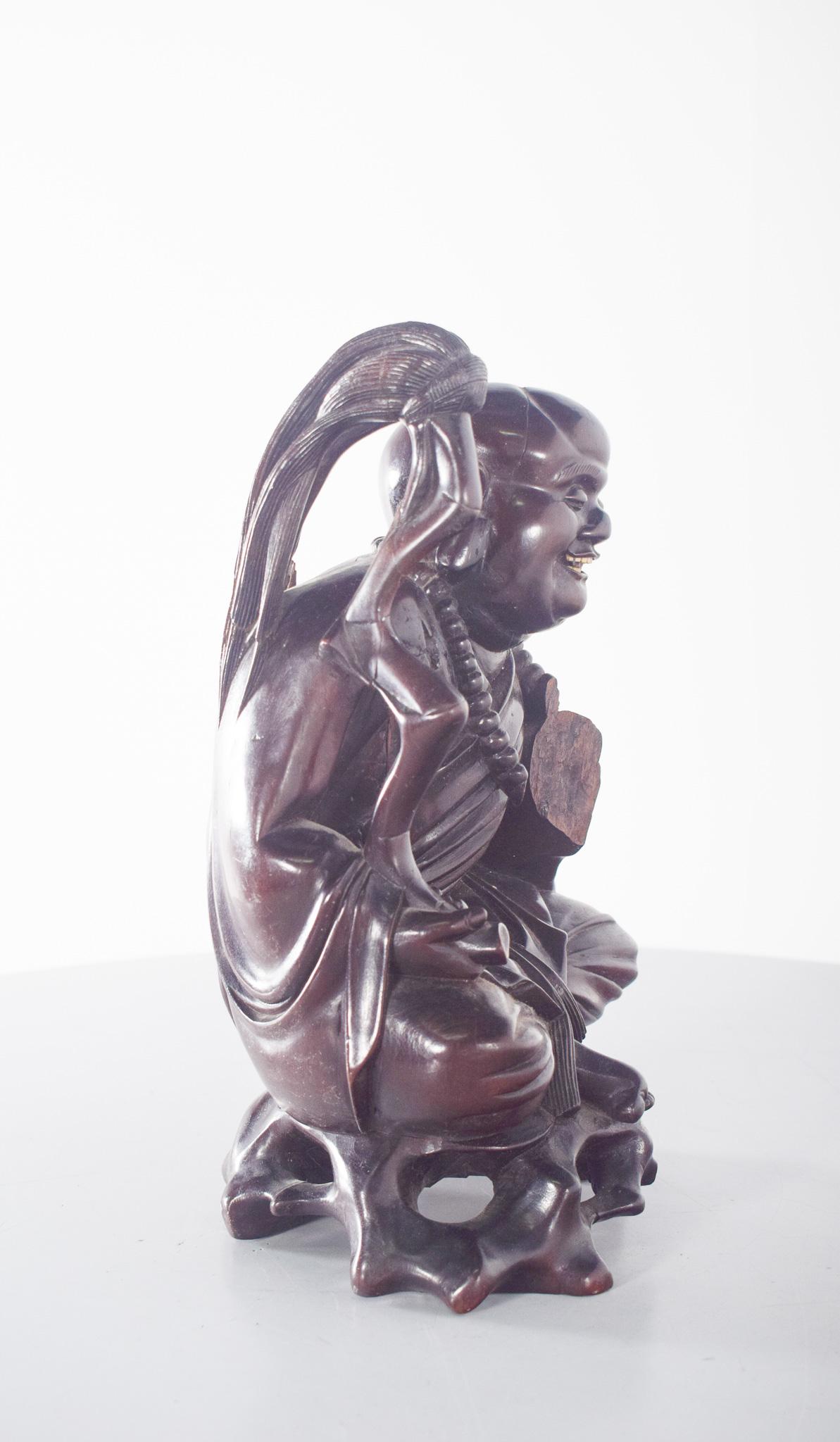 Mid-Century moderno Scultura in resina di Budai di metà secolo in vendita