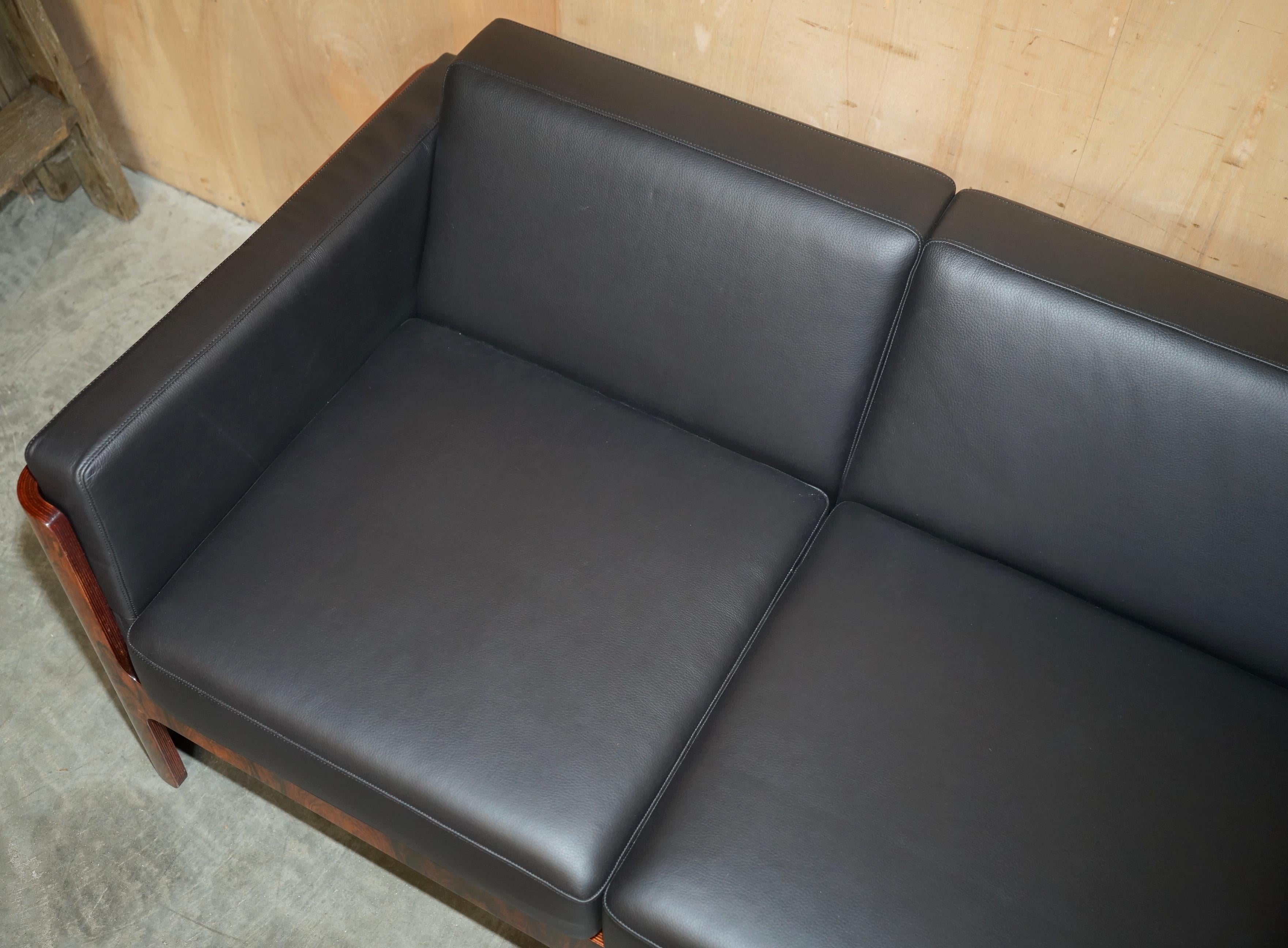 Cuir MiD CENTURY RESTORED BRAZILLIAN HARDWOOD 1966 MODEL NO SM7008 THREE SEAT SOFA en vente