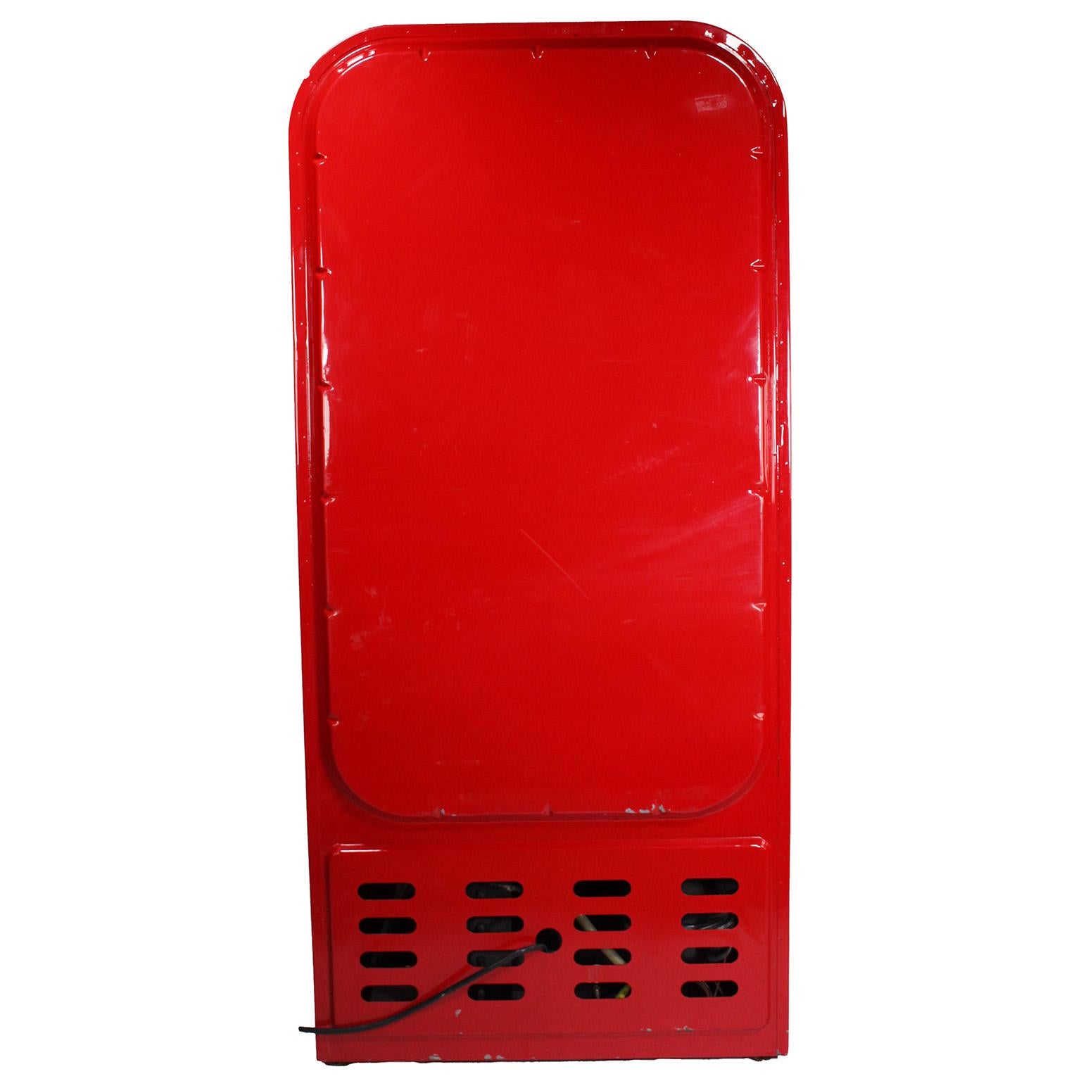 Glass Mid-Century Restored Coca-Cola Soda Bottle 10¢ Vending Machine by Vendo C: 1956 For Sale