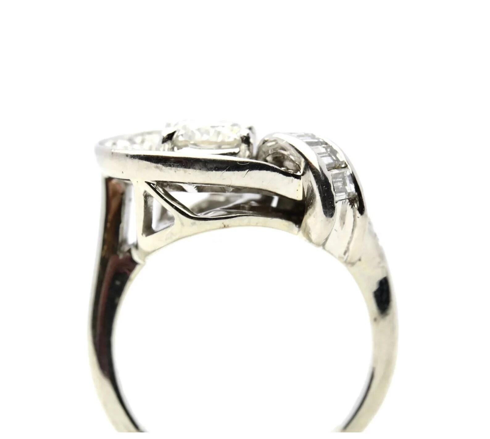 Women's Mid Century Retro 1.37Ctw Round & Baguette Diamond Alternative Engagement Ring For Sale