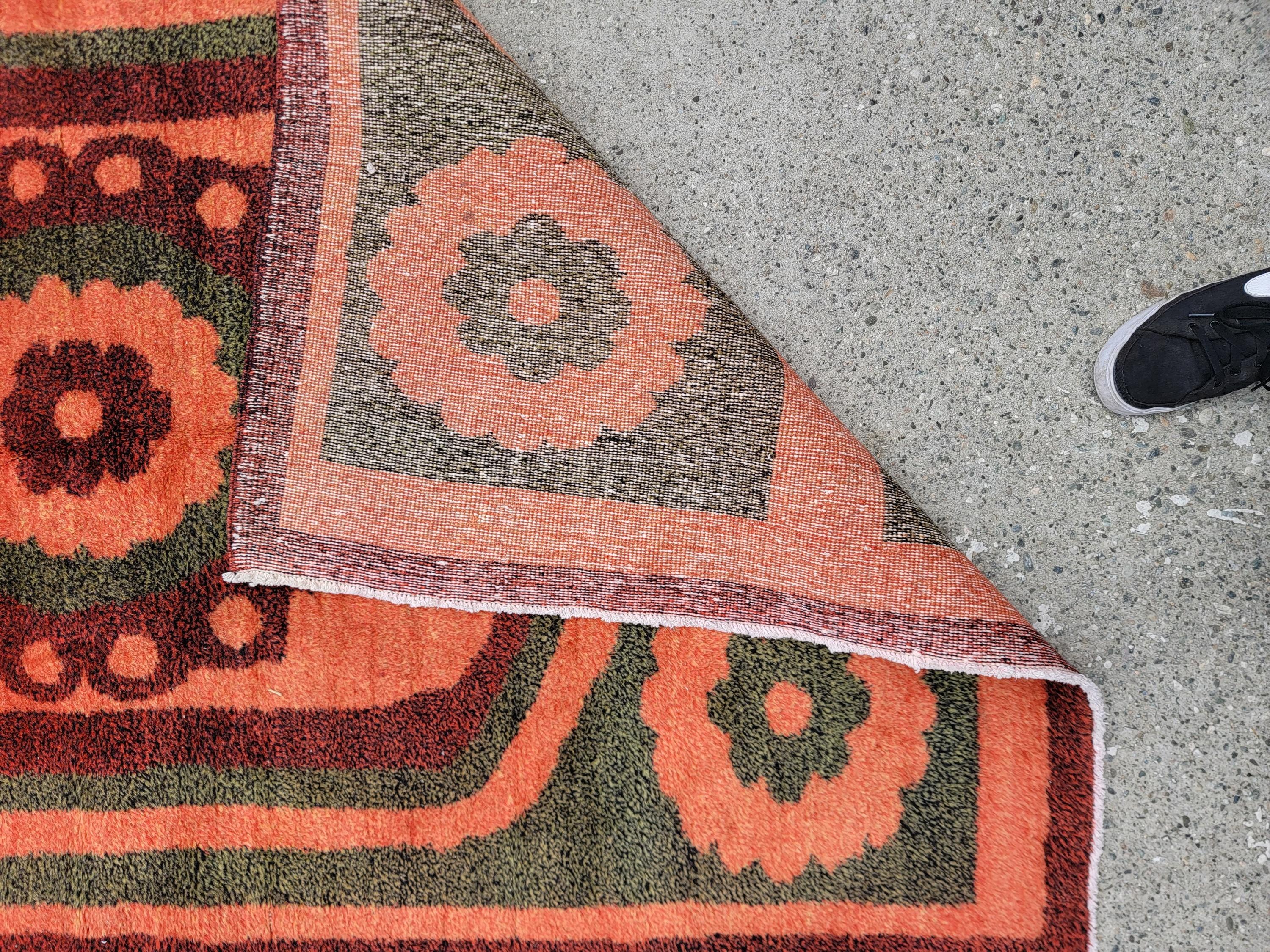 Midcentury Retro European Handmade Rug For Sale 1